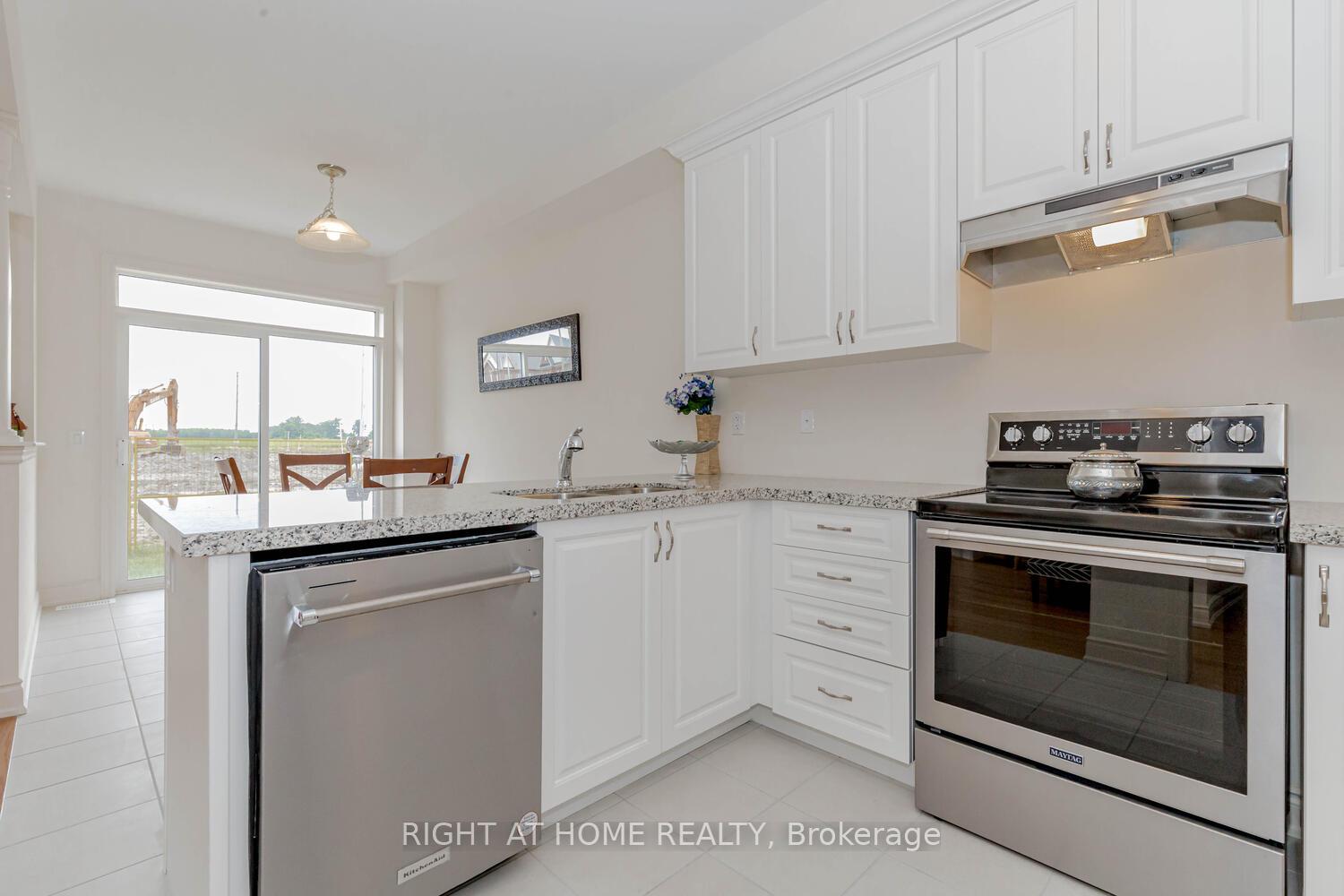 Photo 19 of 12 Donald Stewart Road, Brampton, Northwest Brampton — HOMEH