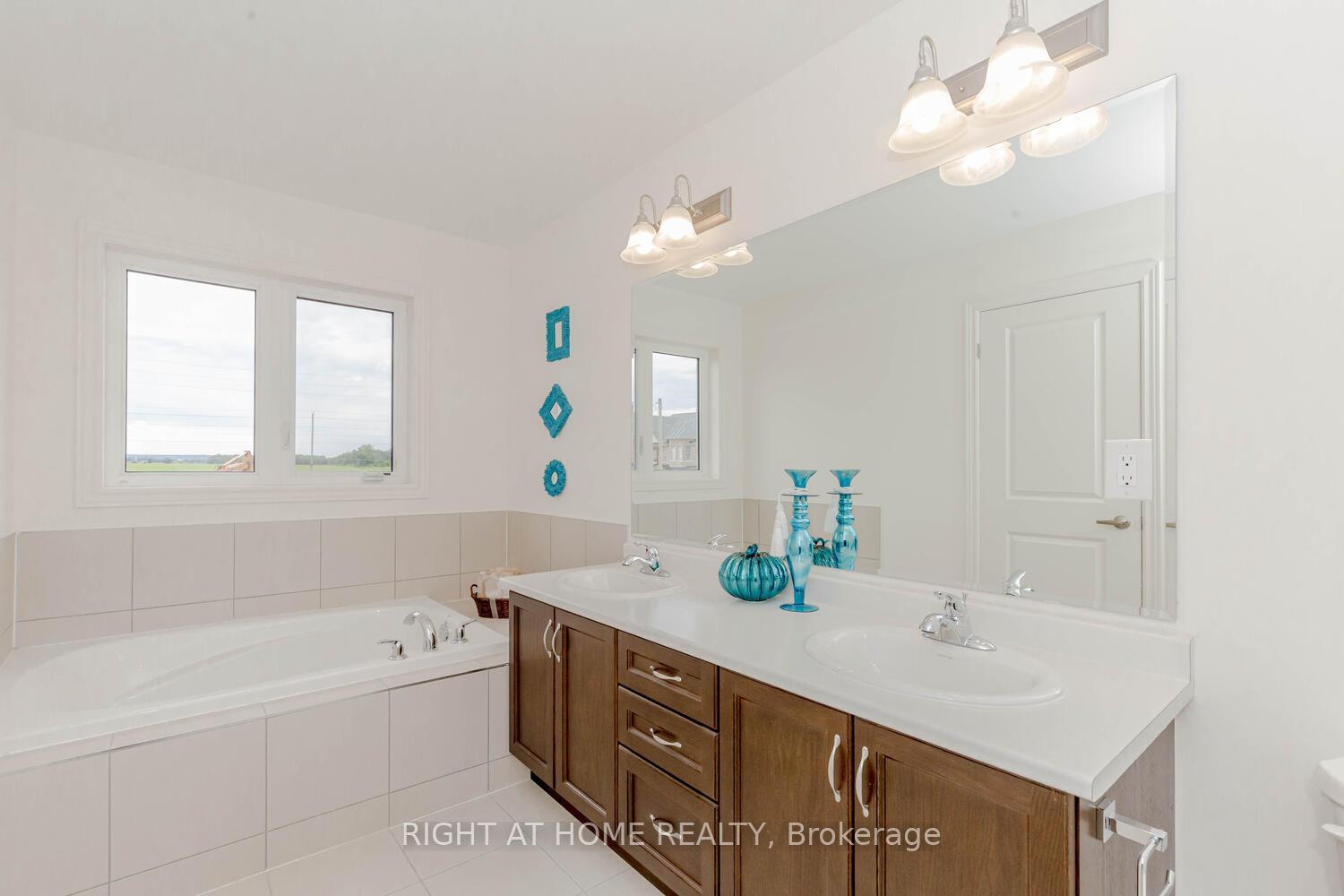 Photo 26 of 12 Donald Stewart Road, Brampton, Northwest Brampton — HOMEH