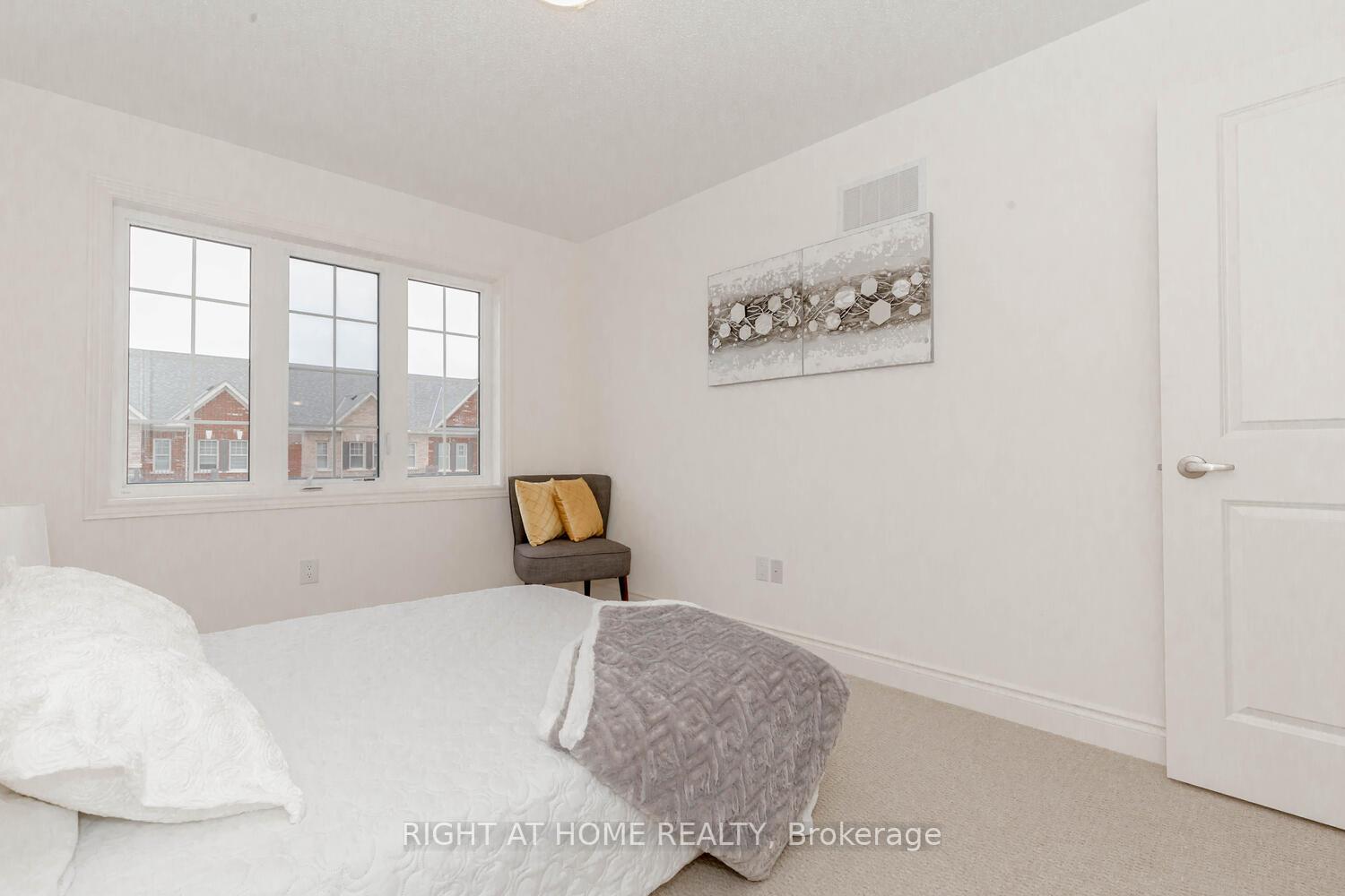 Photo 33 of 12 Donald Stewart Road, Brampton, Northwest Brampton — HOMEH