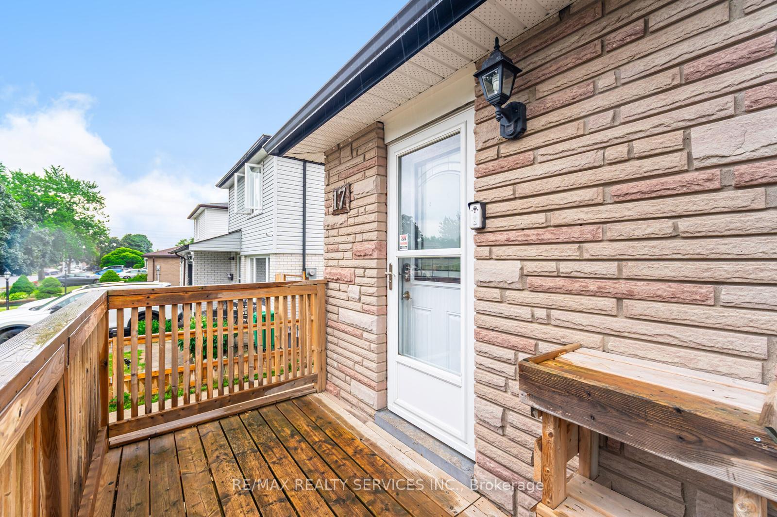 Photo 2 of 17 Garside Crescent, Brampton, Northgate — HOMEH