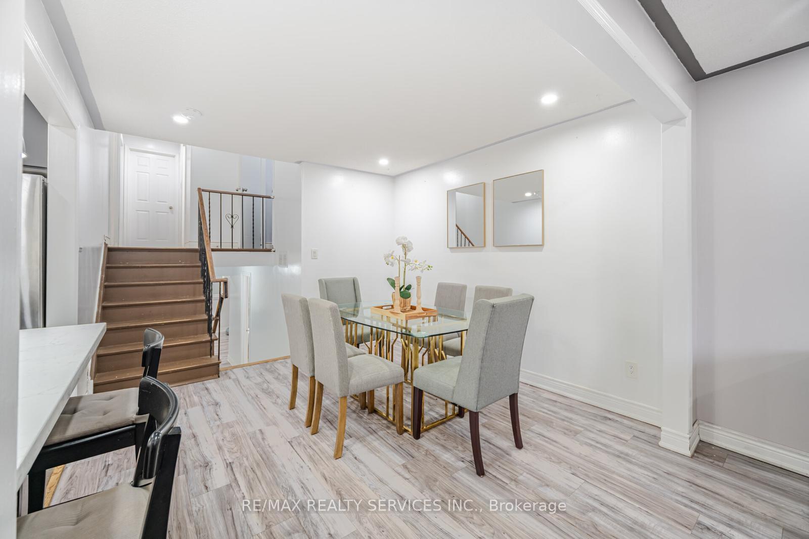 Photo 12 of 17 Garside Crescent, Brampton, Northgate — HOMEH