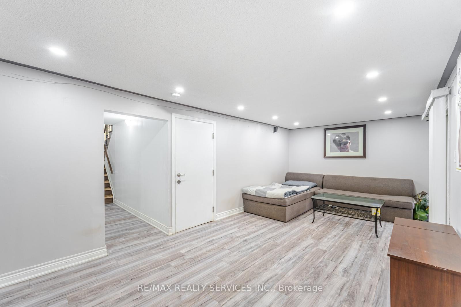 Photo 21 of 17 Garside Crescent, Brampton, Northgate — HOMEH