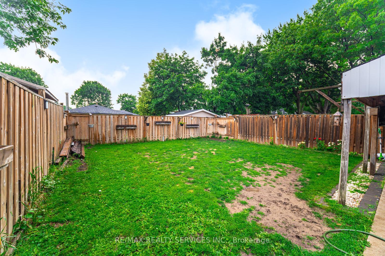Photo 24 of 17 Garside Crescent, Brampton, Northgate — HOMEH