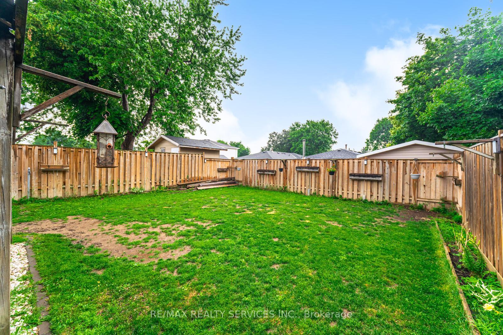 Photo 25 of 17 Garside Crescent, Brampton, Northgate — HOMEH