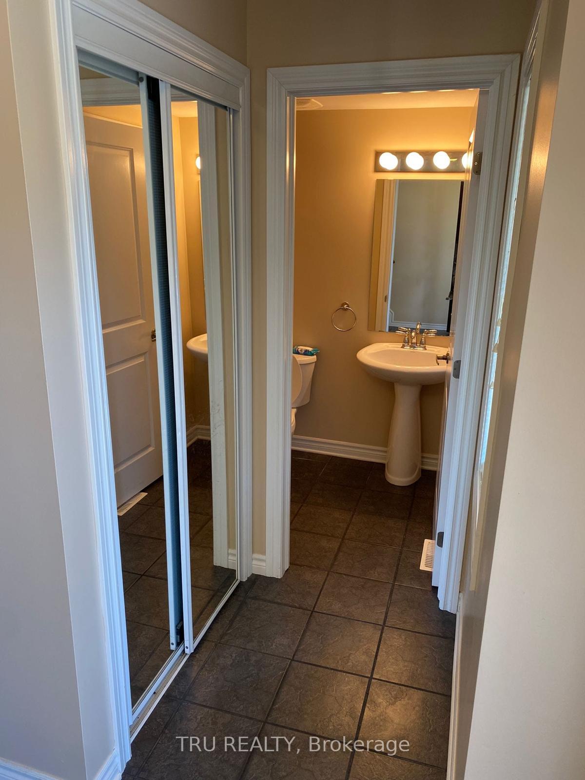 Photo 4 of 3225 River Rock Avenue, Ottawa, Barrhaven - Half Moon Bay — HOMEH