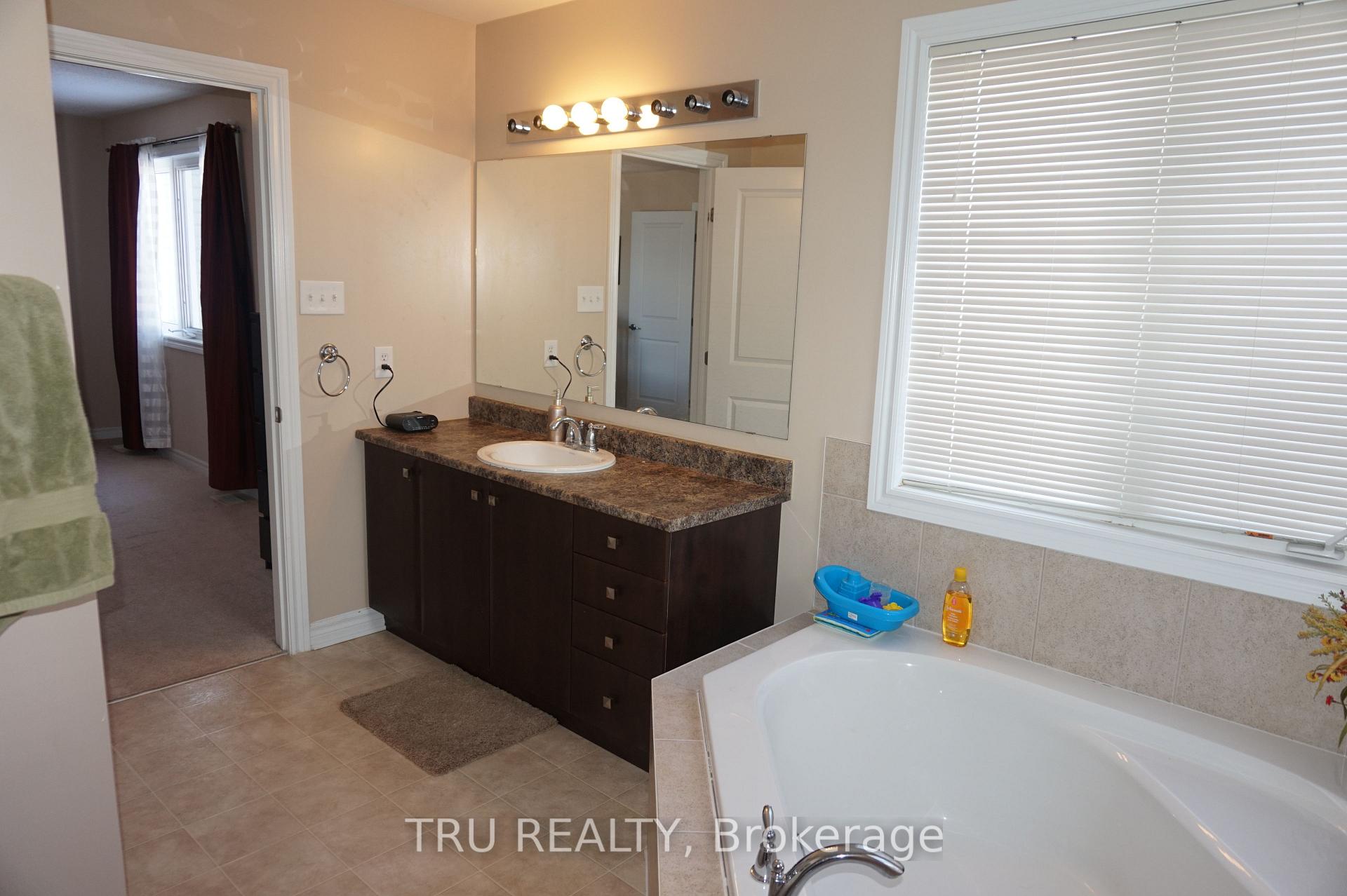 Photo 21 of 3225 River Rock Avenue, Ottawa, Barrhaven - Half Moon Bay — HOMEH