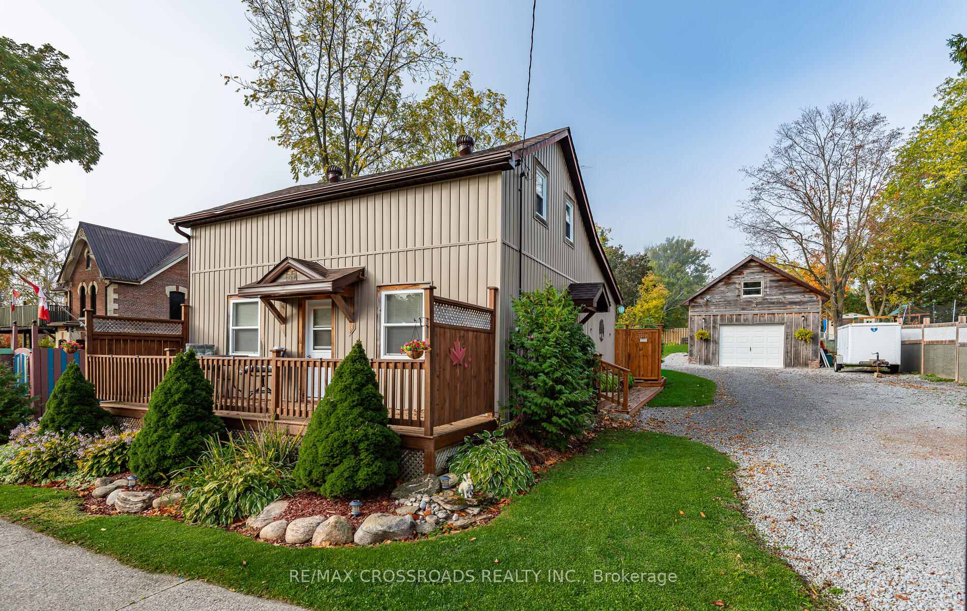 Front of 55 Laidlaw Street S