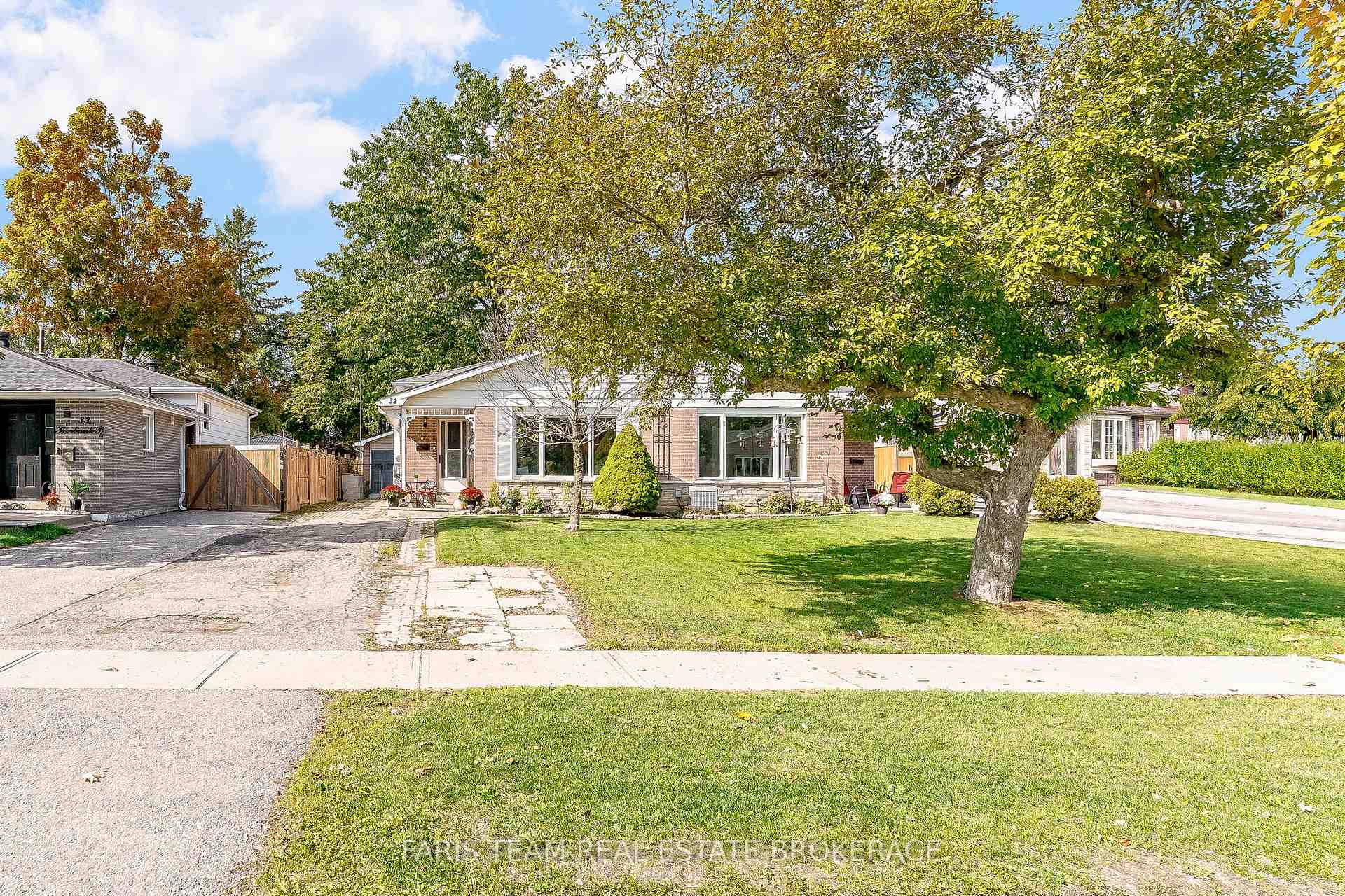 Photo 4 of 32 Burbank Place, Barrie, Wellington — HOMEH