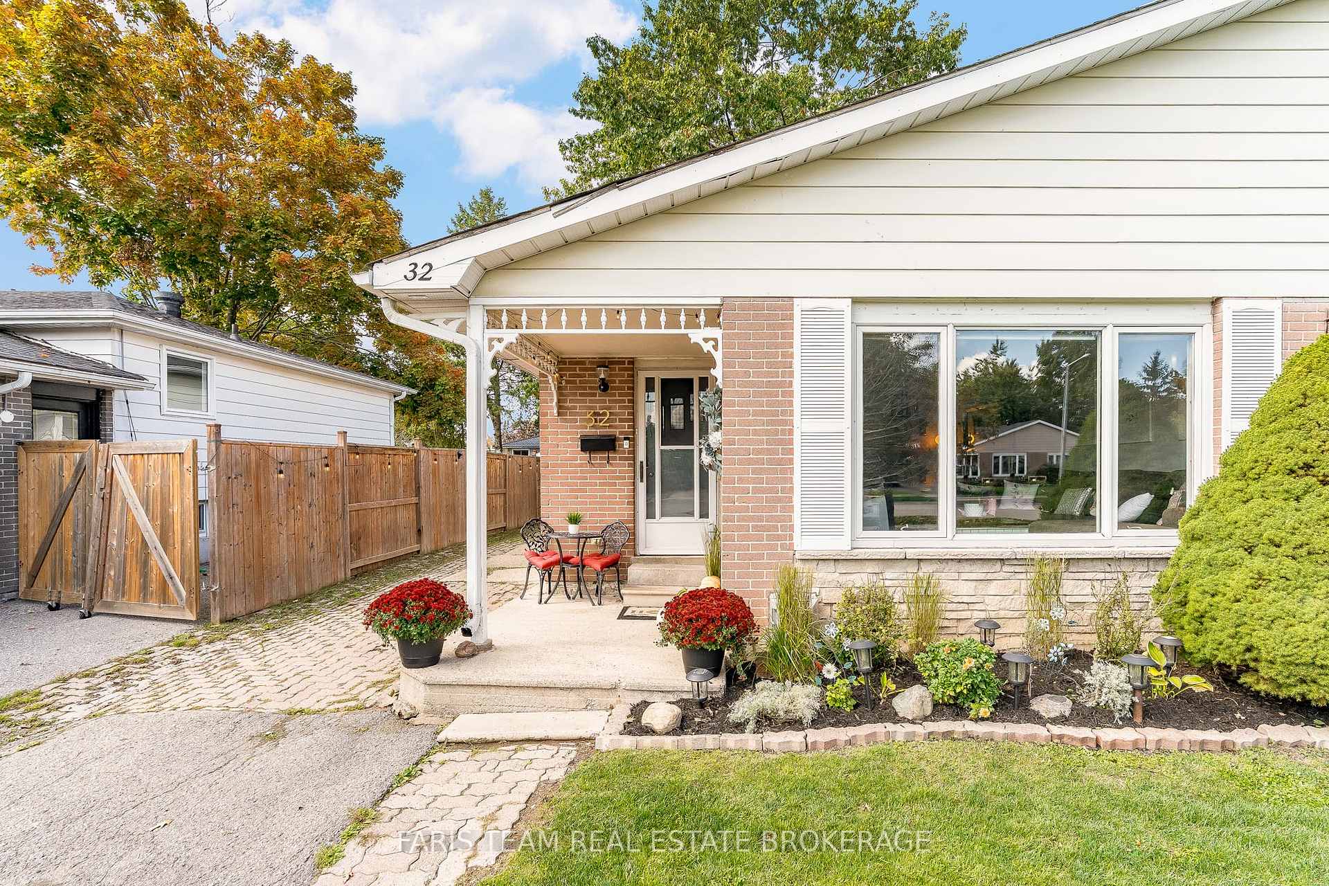 Photo 6 of 32 Burbank Place, Barrie, Wellington — HOMEH