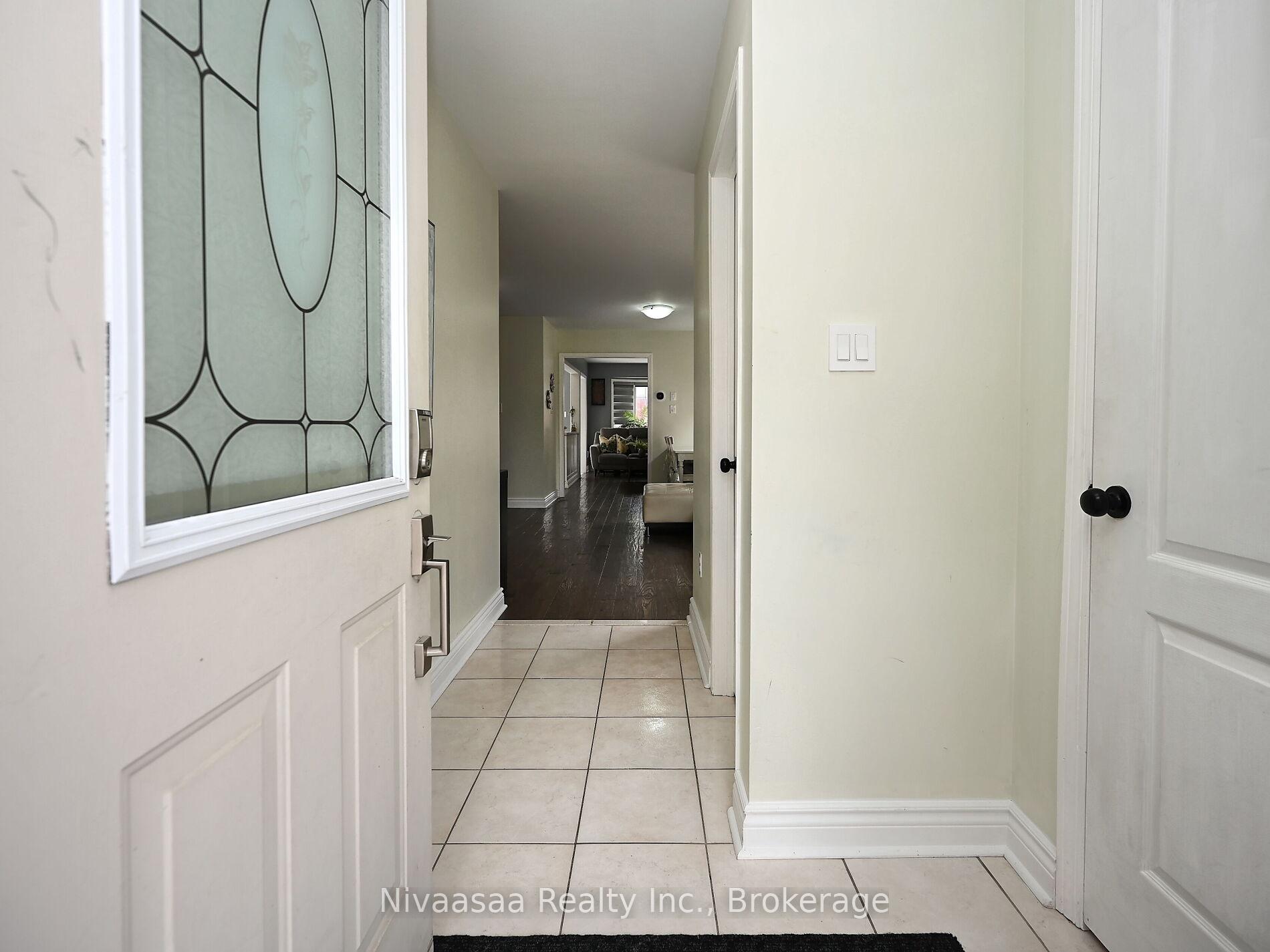 Photo 3 of 38 Amethyst Circle, Brampton, Bram East — HOMEH