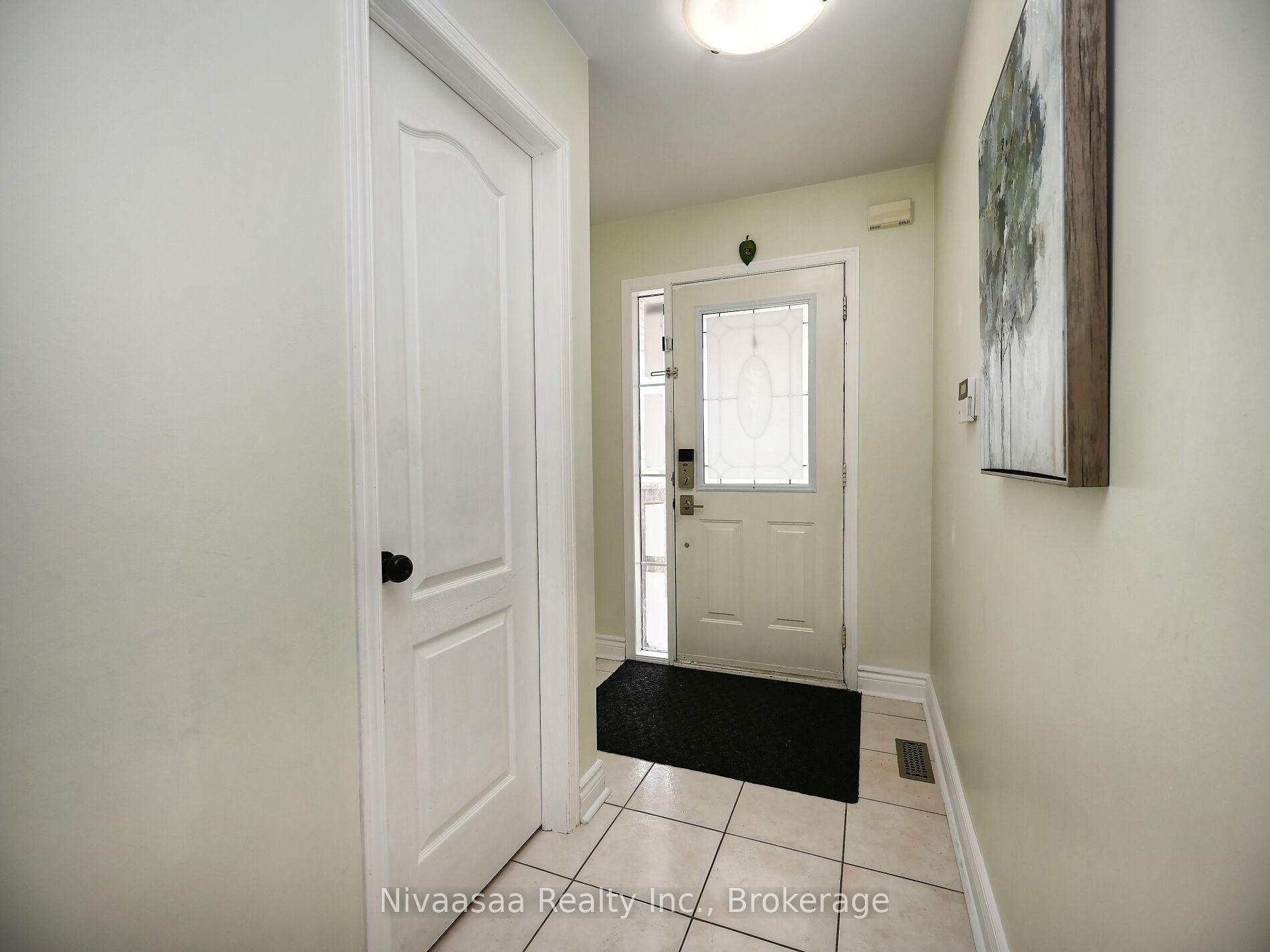Photo 4 of 38 Amethyst Circle, Brampton, Bram East — HOMEH