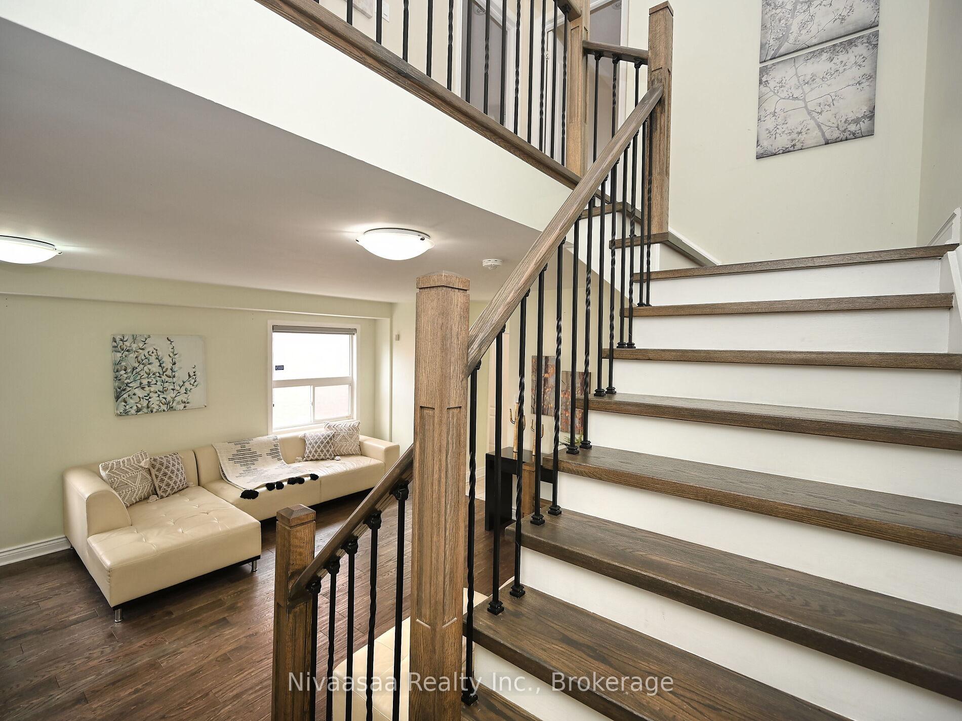 Photo 17 of 38 Amethyst Circle, Brampton, Bram East — HOMEH