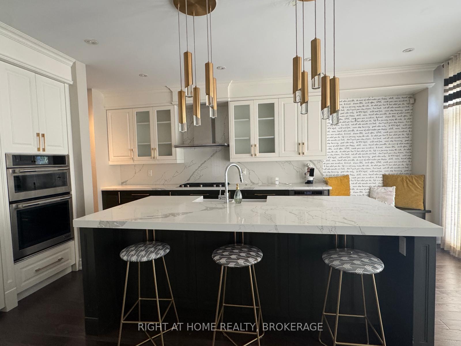 Photo 11 of 24 Point Reyes Terrace, Brampton, Bram West — HOMEH