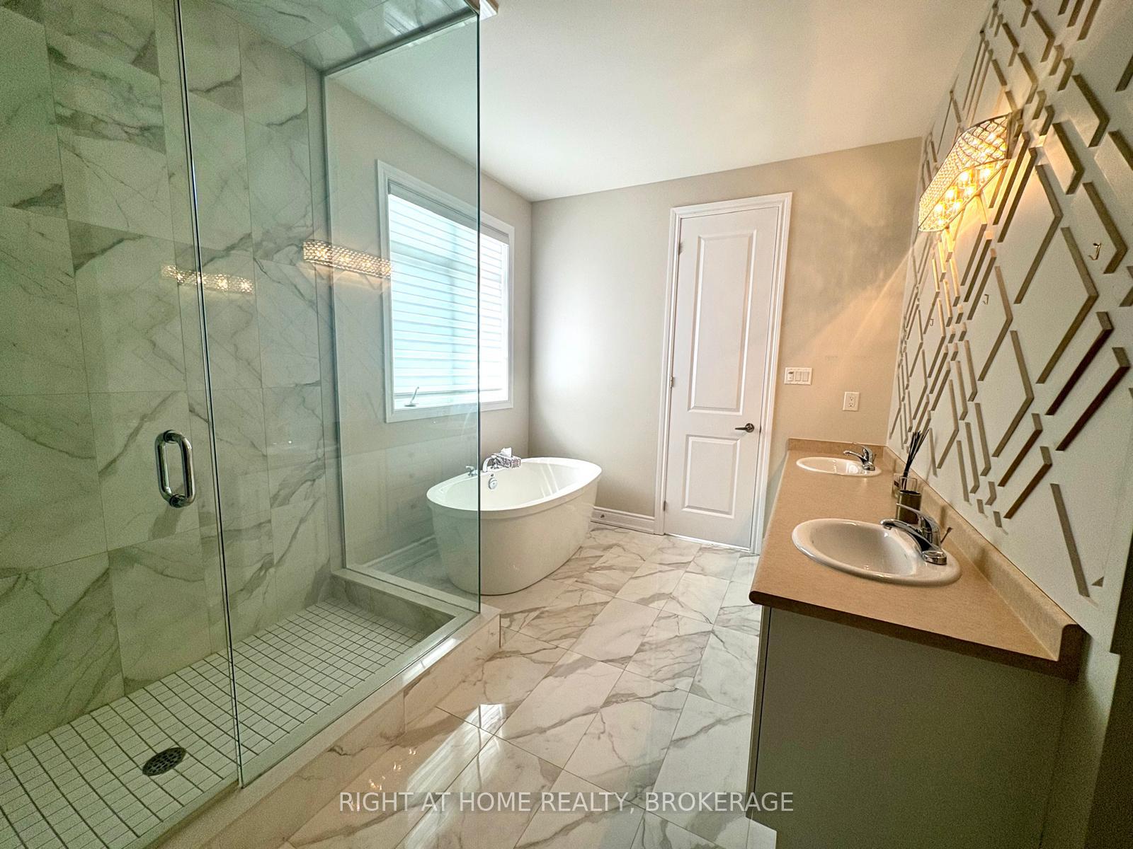 Photo 20 of 24 Point Reyes Terrace, Brampton, Bram West — HOMEH