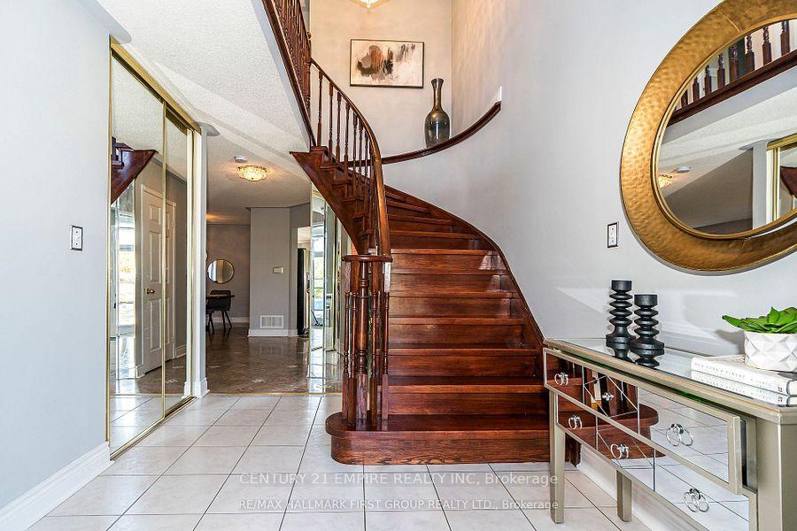 Photo 3 of 17 Perfitt Crescent, Ajax, Central — HOMEH