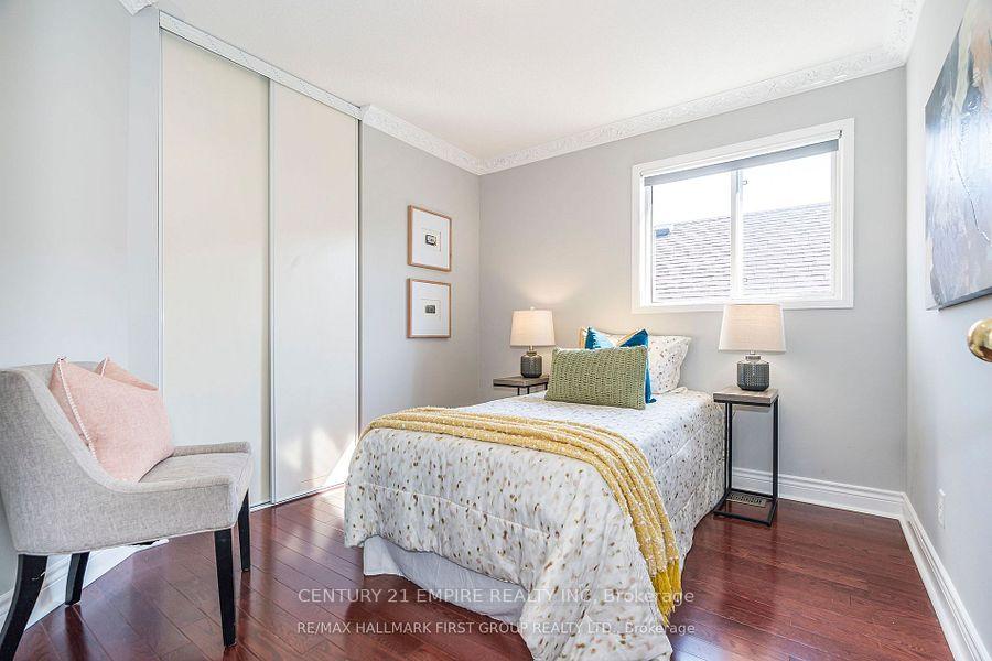 Photo 13 of 17 Perfitt Crescent, Ajax, Central — HOMEH