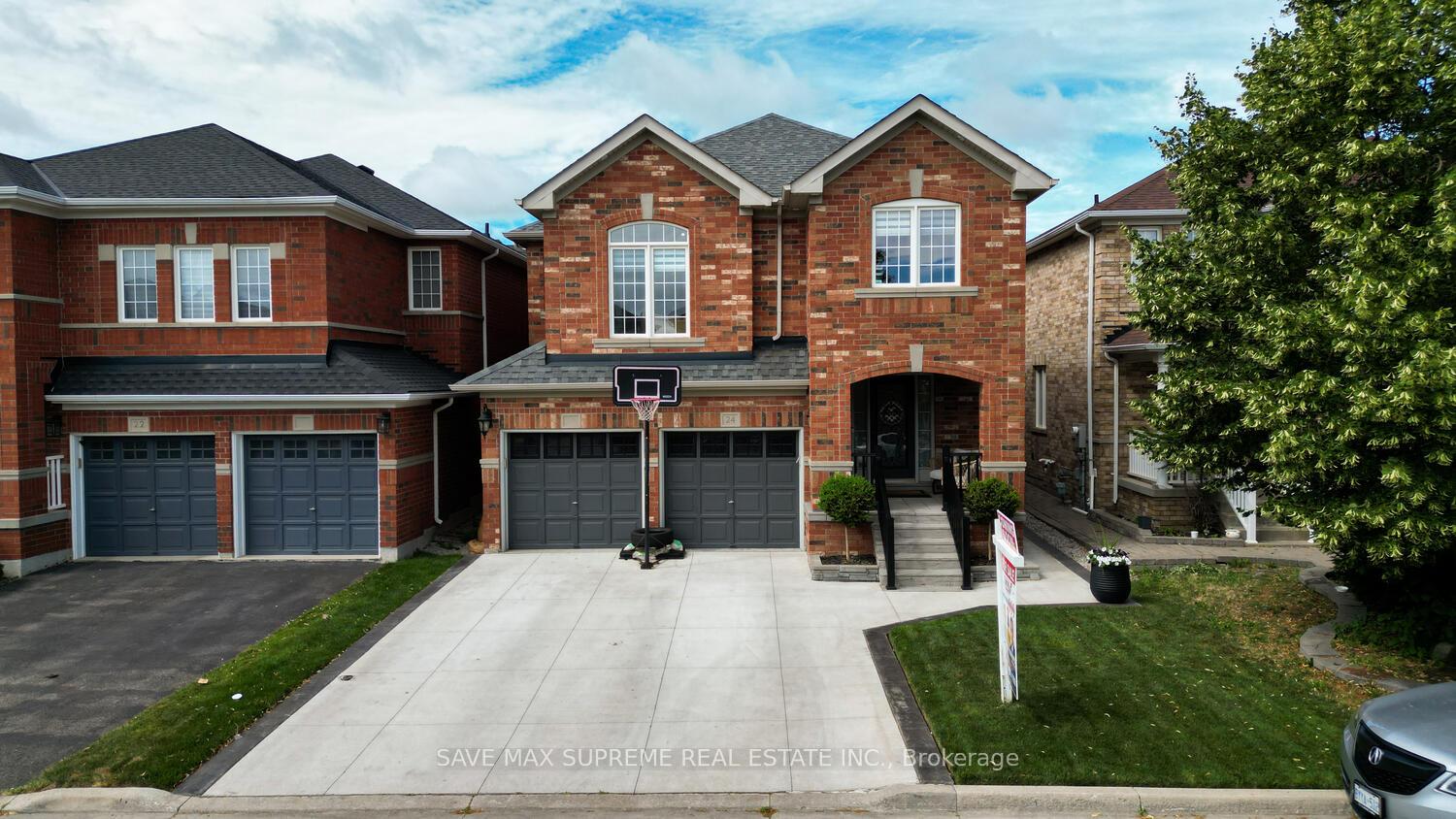 Photo 1 of 24 Silver Egret Road, Brampton, Fletcher's Meadow — HOMEH