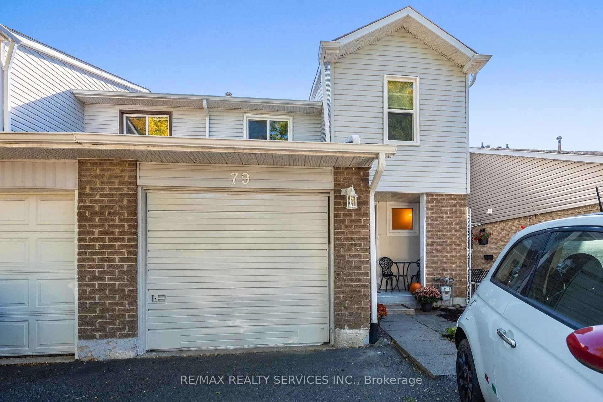 Photo 3 of 79 Royal Salisbury Way, Brampton, Madoc — HOMEH