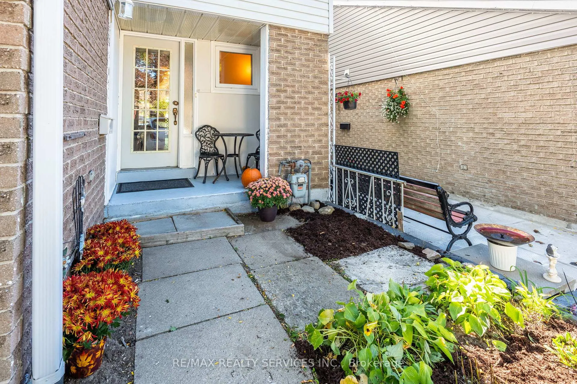Photo 5 of 79 Royal Salisbury Way, Brampton, Madoc — HOMEH