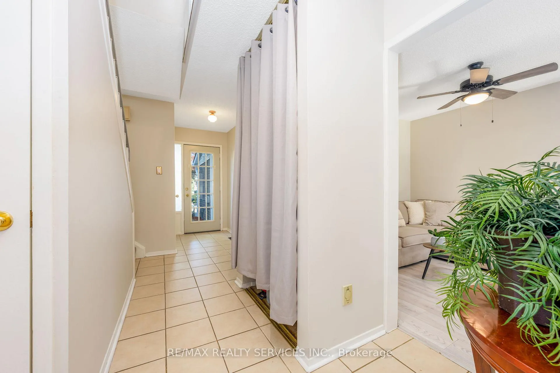 Photo 12 of 79 Royal Salisbury Way, Brampton, Madoc — HOMEH