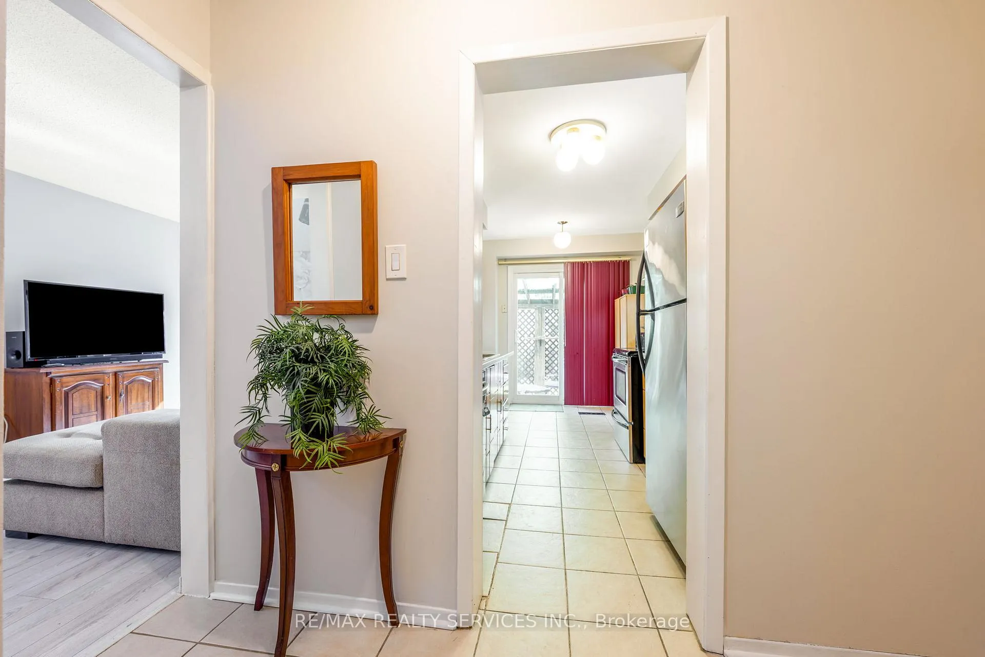 Photo 13 of 79 Royal Salisbury Way, Brampton, Madoc — HOMEH