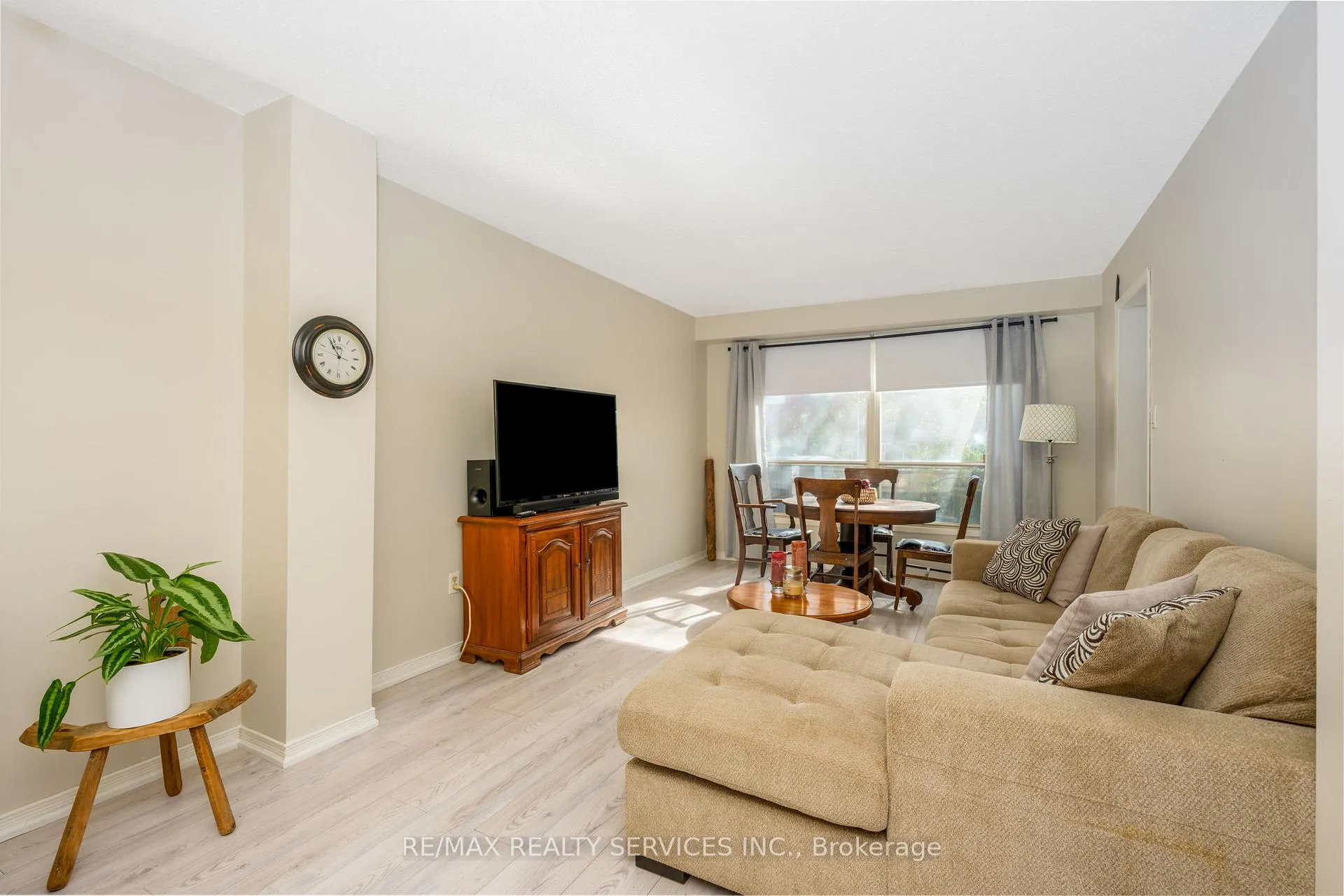 Photo 18 of 79 Royal Salisbury Way, Brampton, Madoc — HOMEH