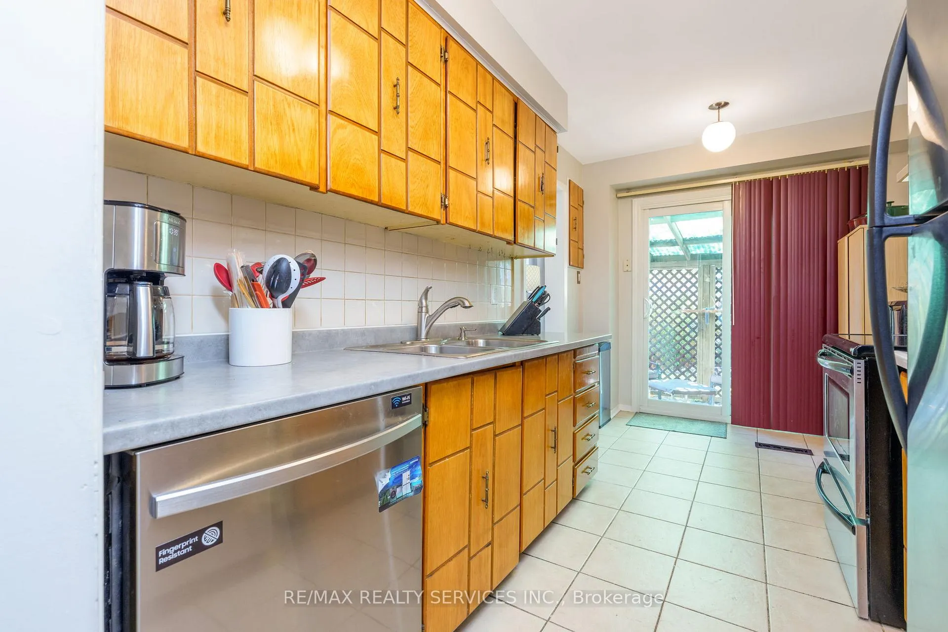 Photo 23 of 79 Royal Salisbury Way, Brampton, Madoc — HOMEH