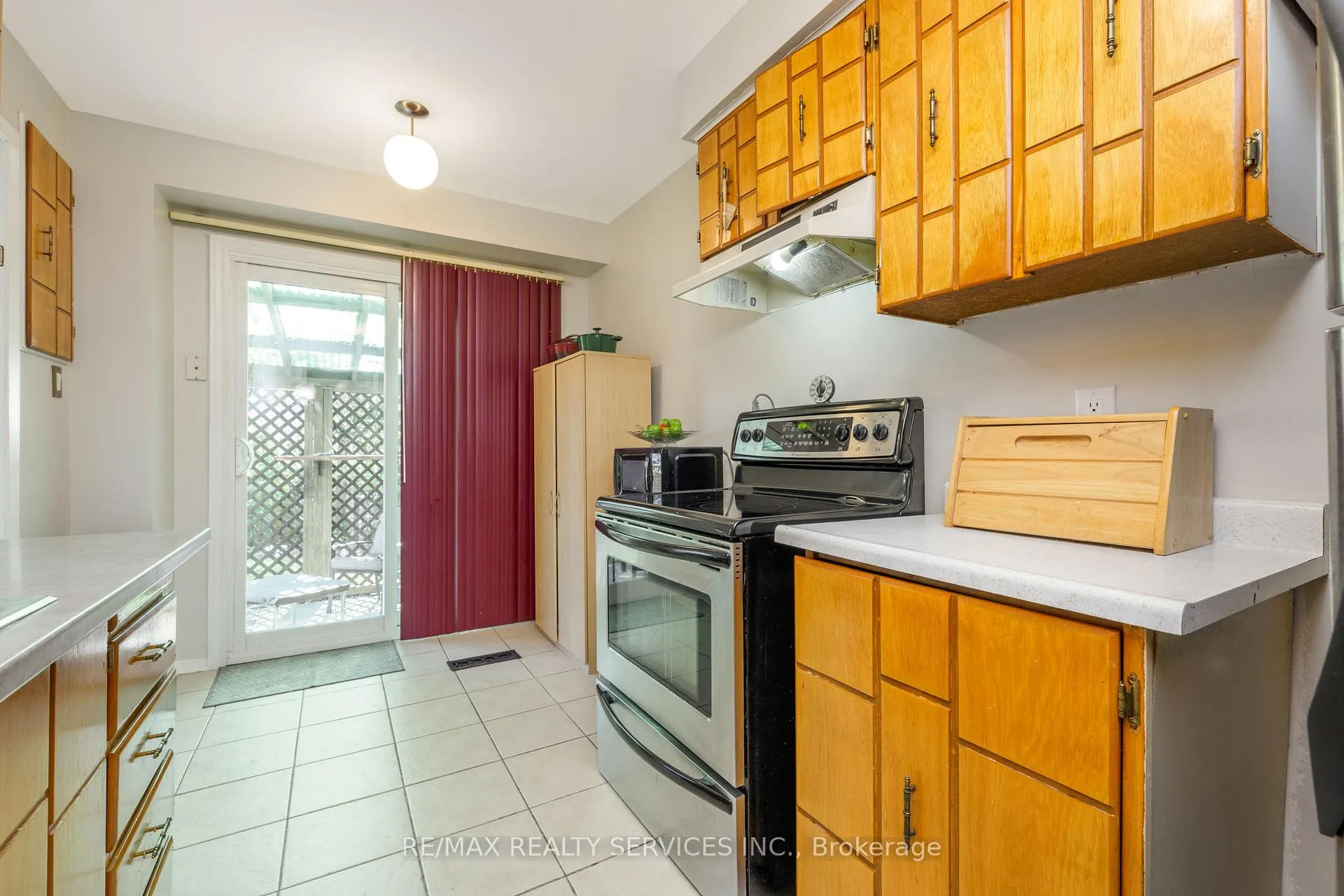 Photo 24 of 79 Royal Salisbury Way, Brampton, Madoc — HOMEH