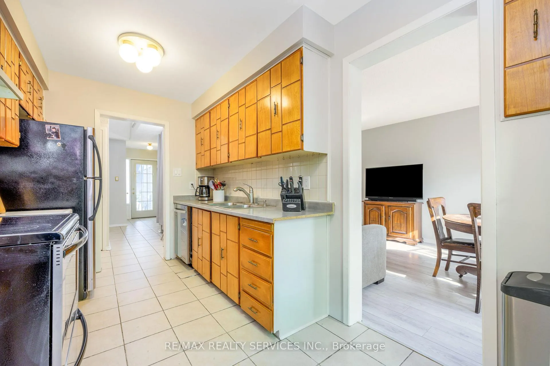 Photo 27 of 79 Royal Salisbury Way, Brampton, Madoc — HOMEH