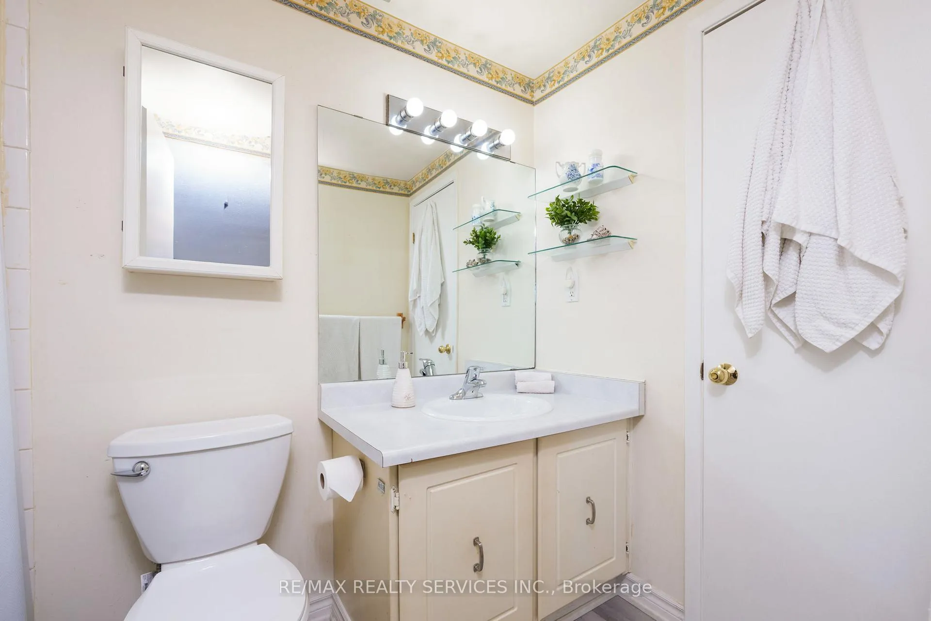 Photo 32 of 79 Royal Salisbury Way, Brampton, Madoc — HOMEH