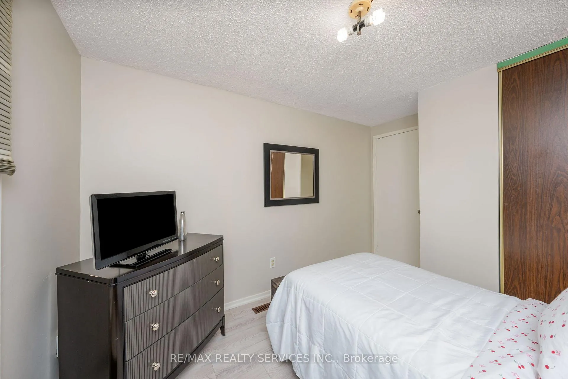 Photo 38 of 79 Royal Salisbury Way, Brampton, Madoc — HOMEH