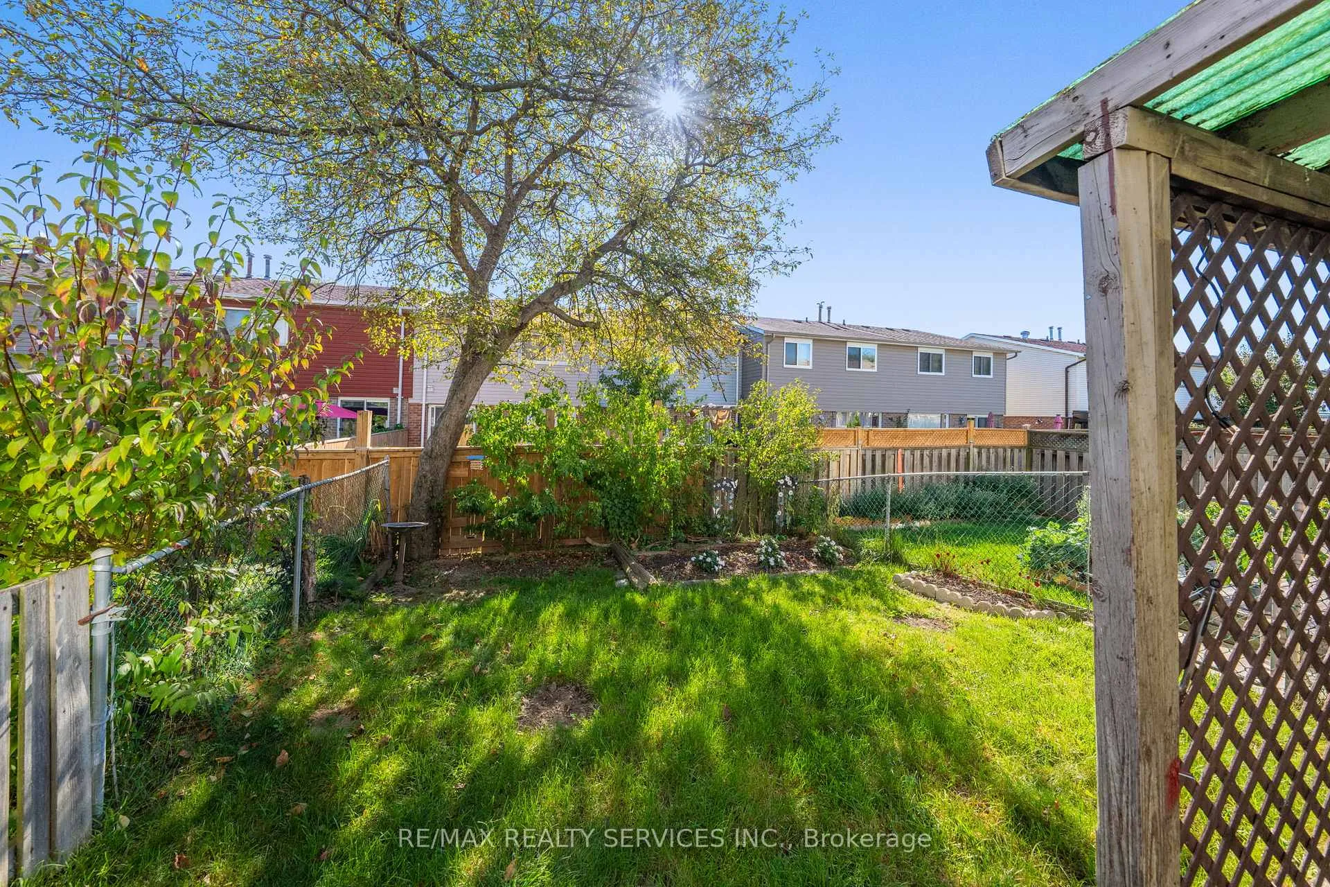 Photo 39 of 79 Royal Salisbury Way, Brampton, Madoc — HOMEH
