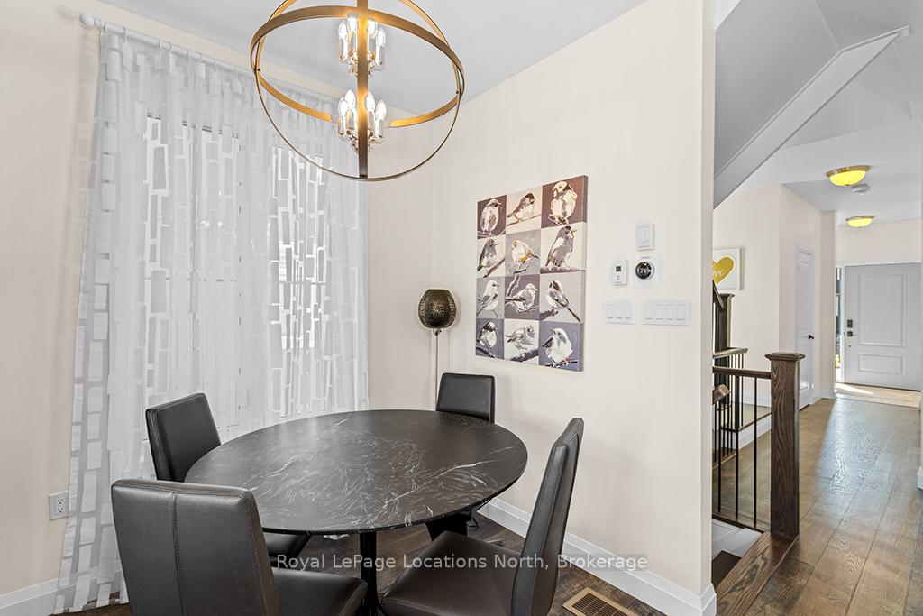Photo 8 of 147 Yellow Birch Crescent, Blue Mountains — HOMEH