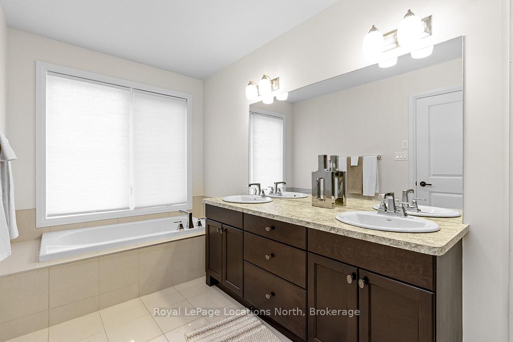 Photo 22 of 147 Yellow Birch Crescent, Blue Mountains — HOMEH