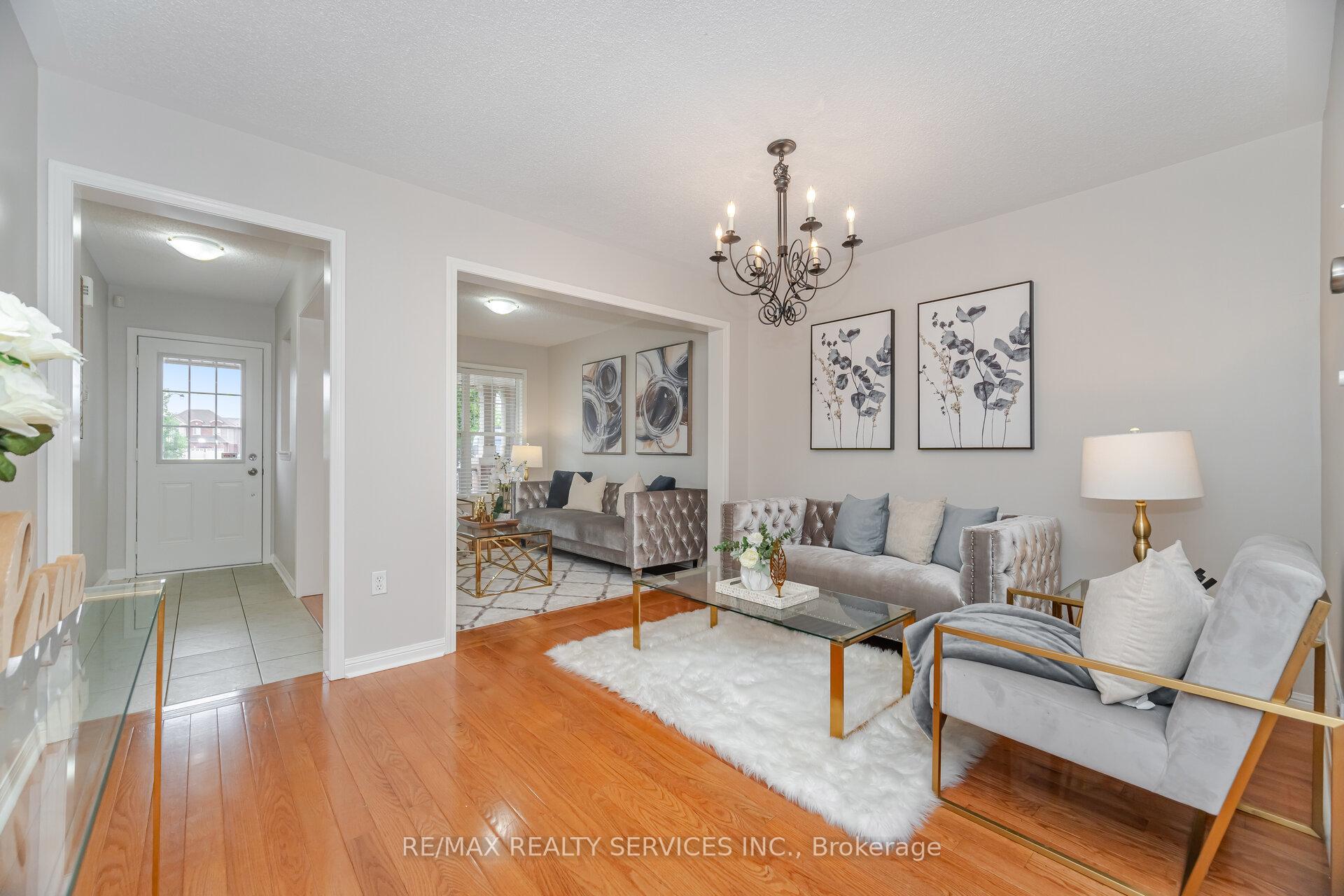 Photo 10 of 31 Georgian Road, Brampton, Credit Valley — HOMEH