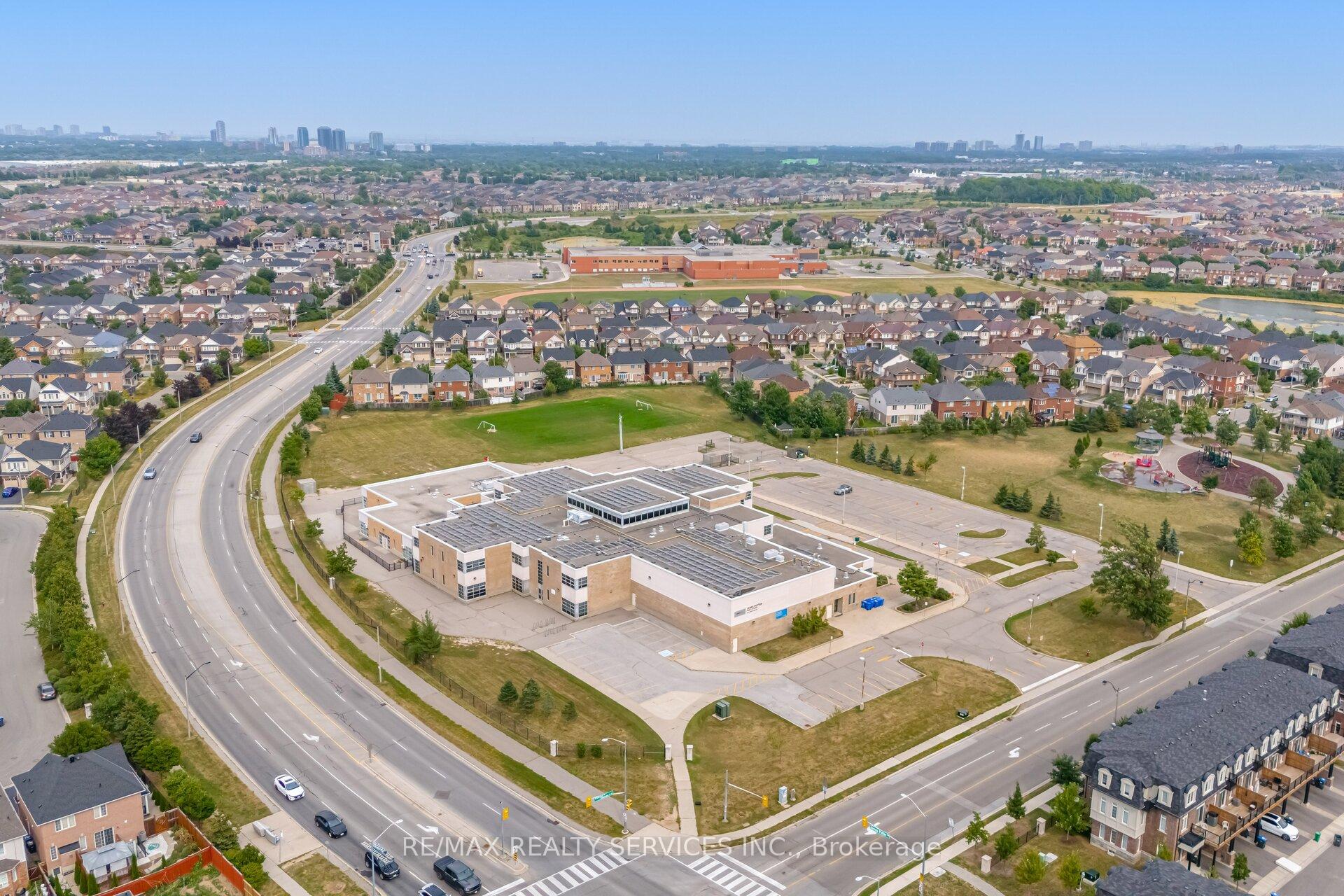 Photo 47 of 31 Georgian Road, Brampton, Credit Valley — HOMEH