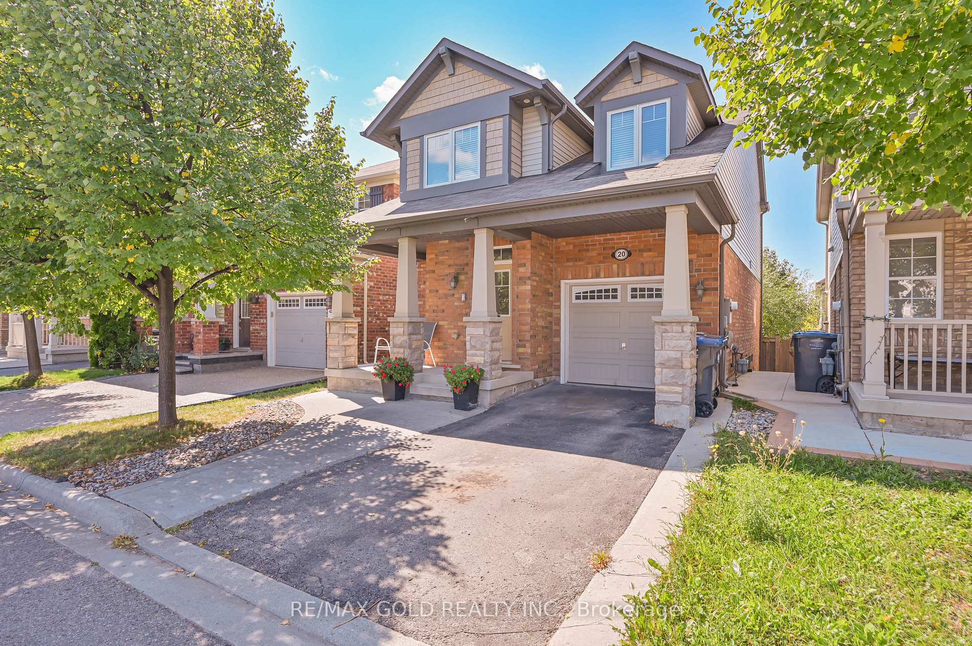 Front of 20 Meadowcrest Lane