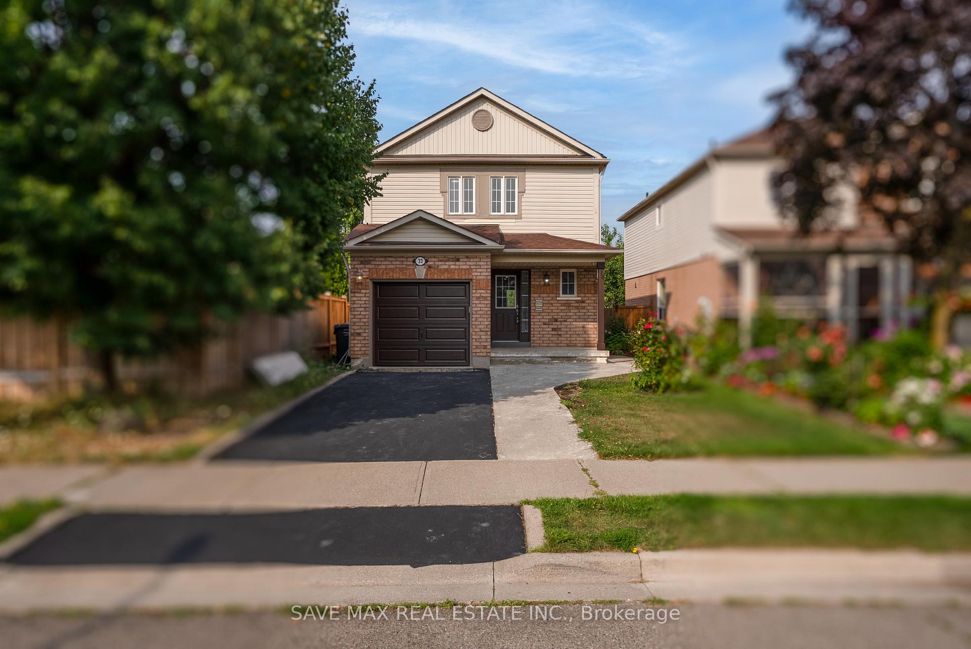 Photo 1 of 33 Heathwood Drive, Brampton, Fletcher's Meadow — HOMEH