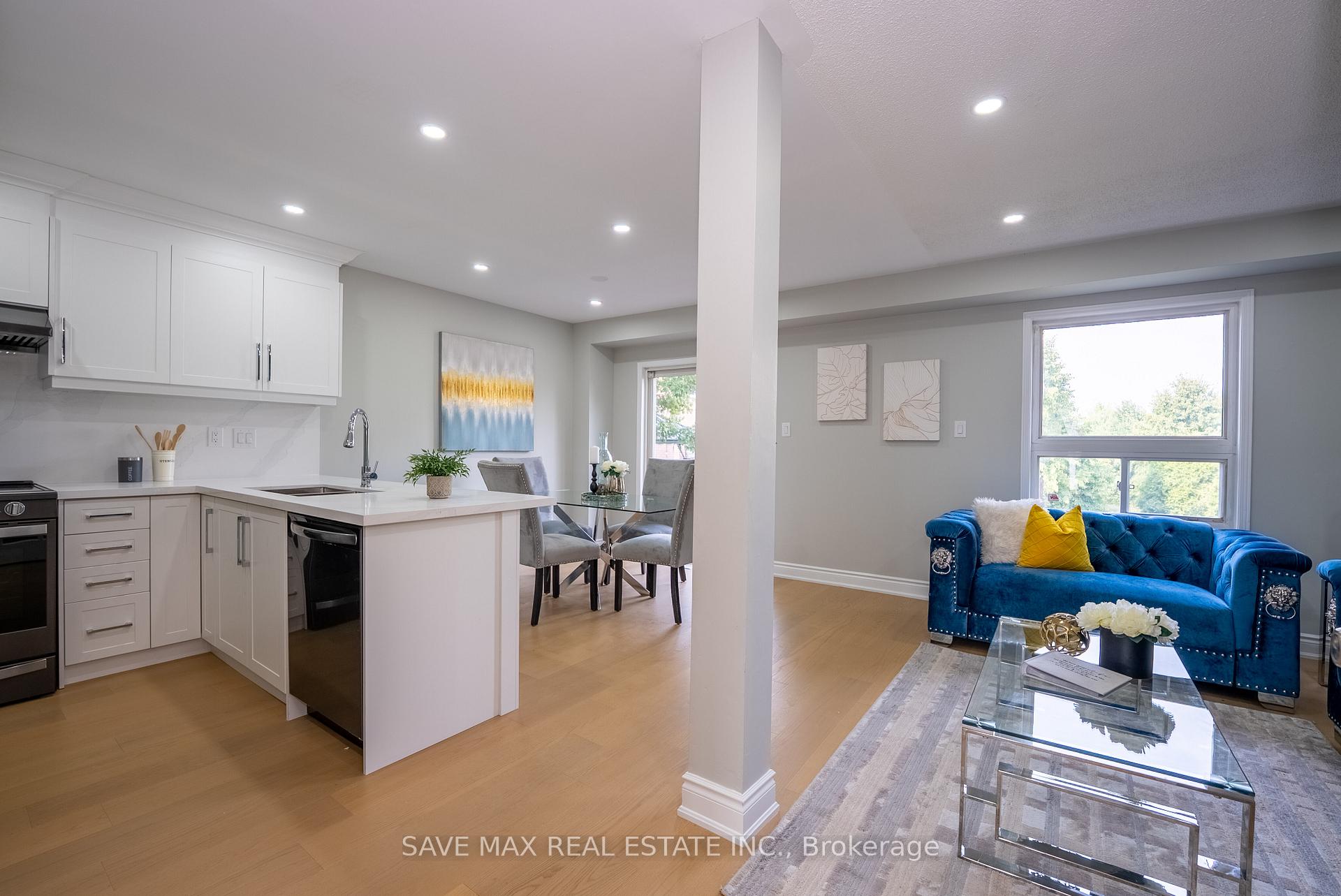 Photo 5 of 33 Heathwood Drive, Brampton, Fletcher's Meadow — HOMEH