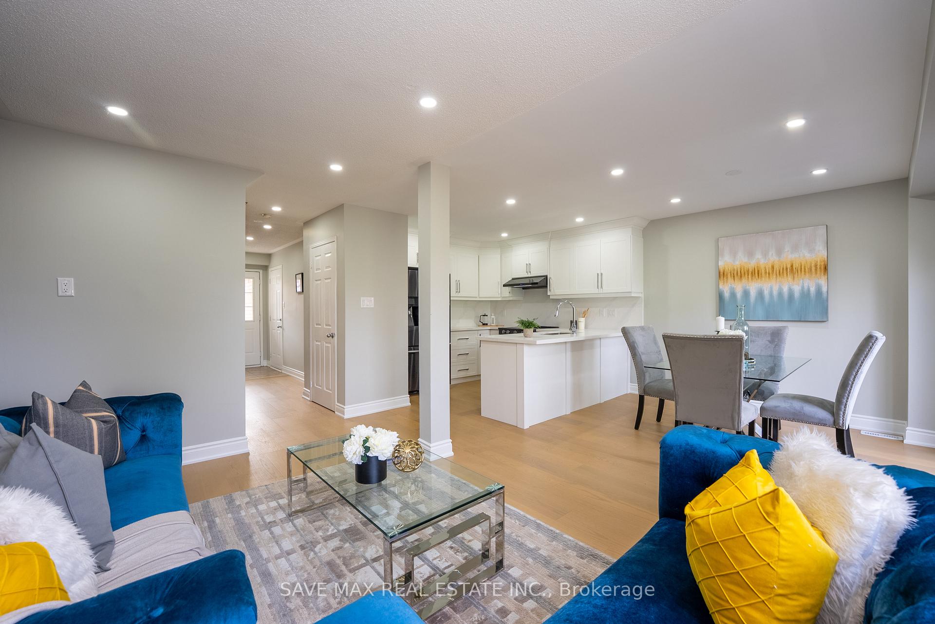 Photo 6 of 33 Heathwood Drive, Brampton, Fletcher's Meadow — HOMEH