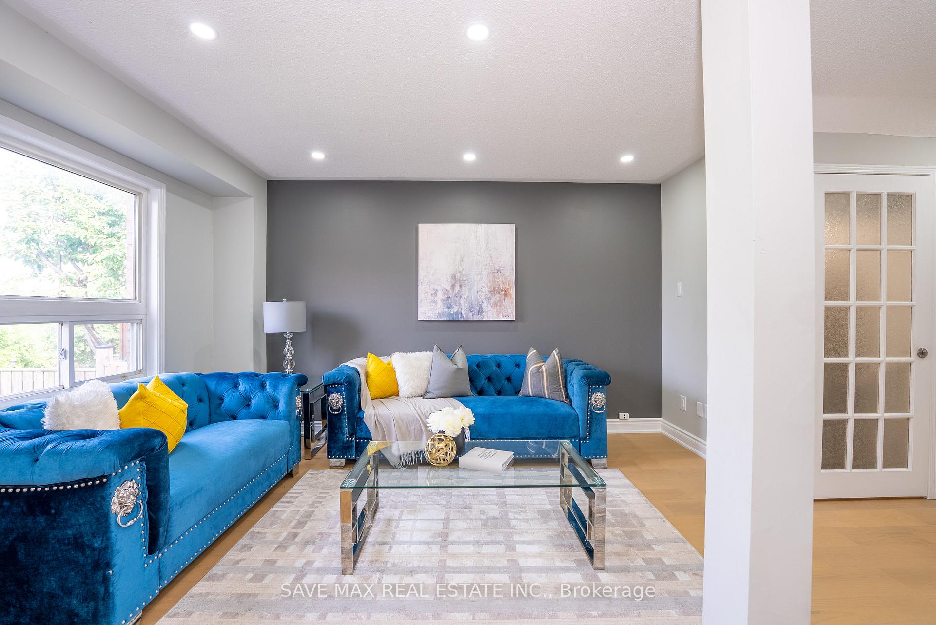 Photo 9 of 33 Heathwood Drive, Brampton, Fletcher's Meadow — HOMEH