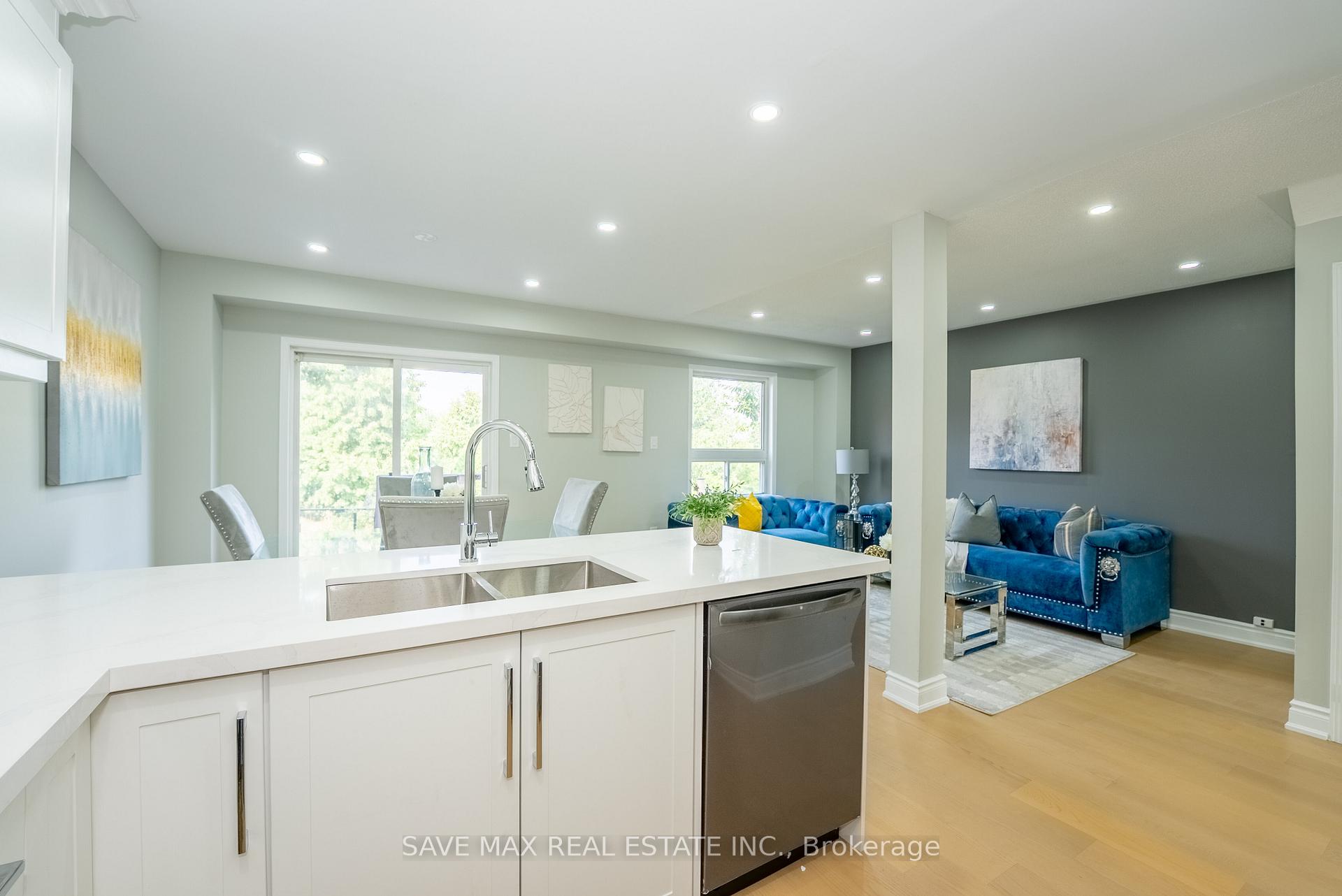 Photo 11 of 33 Heathwood Drive, Brampton, Fletcher's Meadow — HOMEH