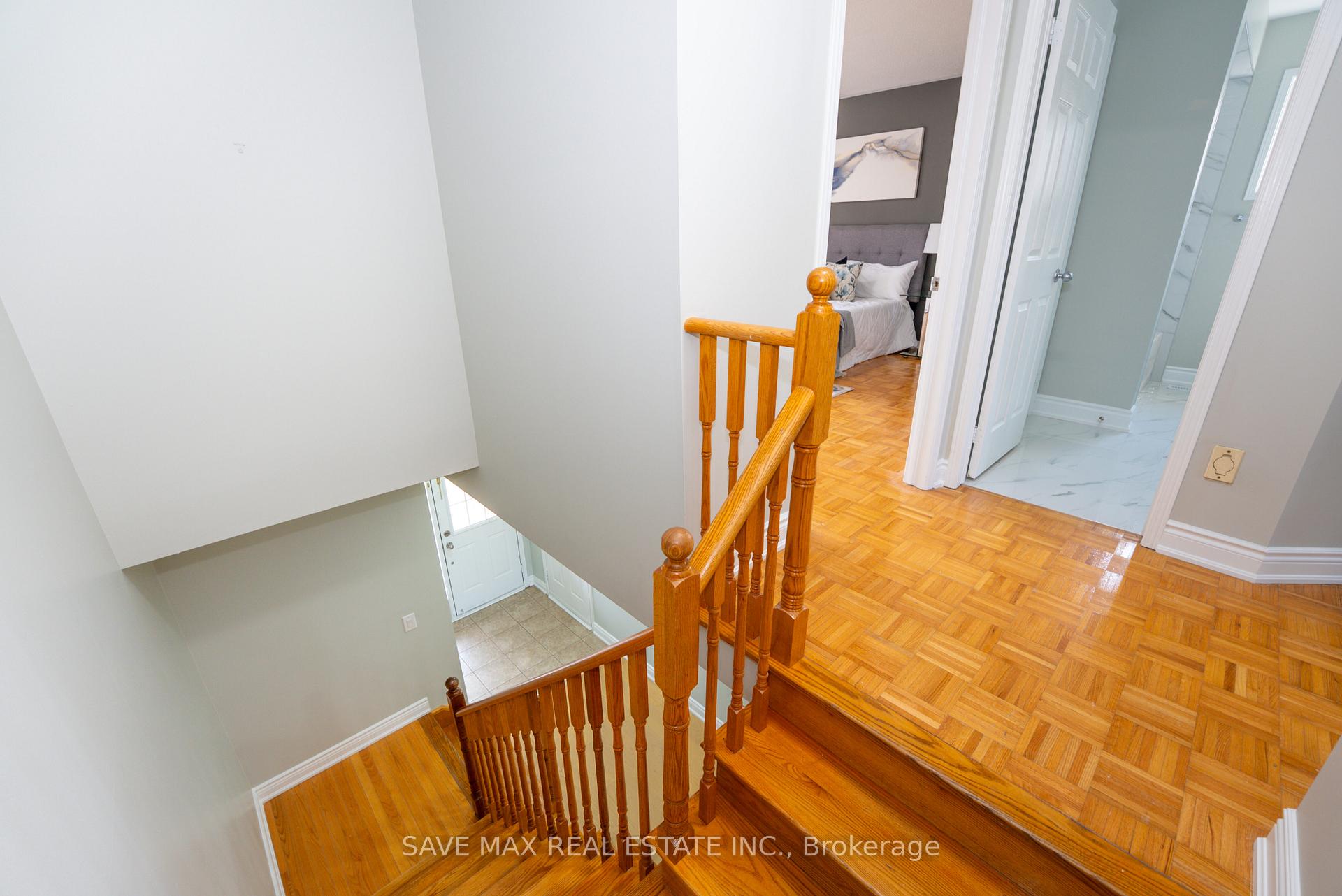 Photo 14 of 33 Heathwood Drive, Brampton, Fletcher's Meadow — HOMEH