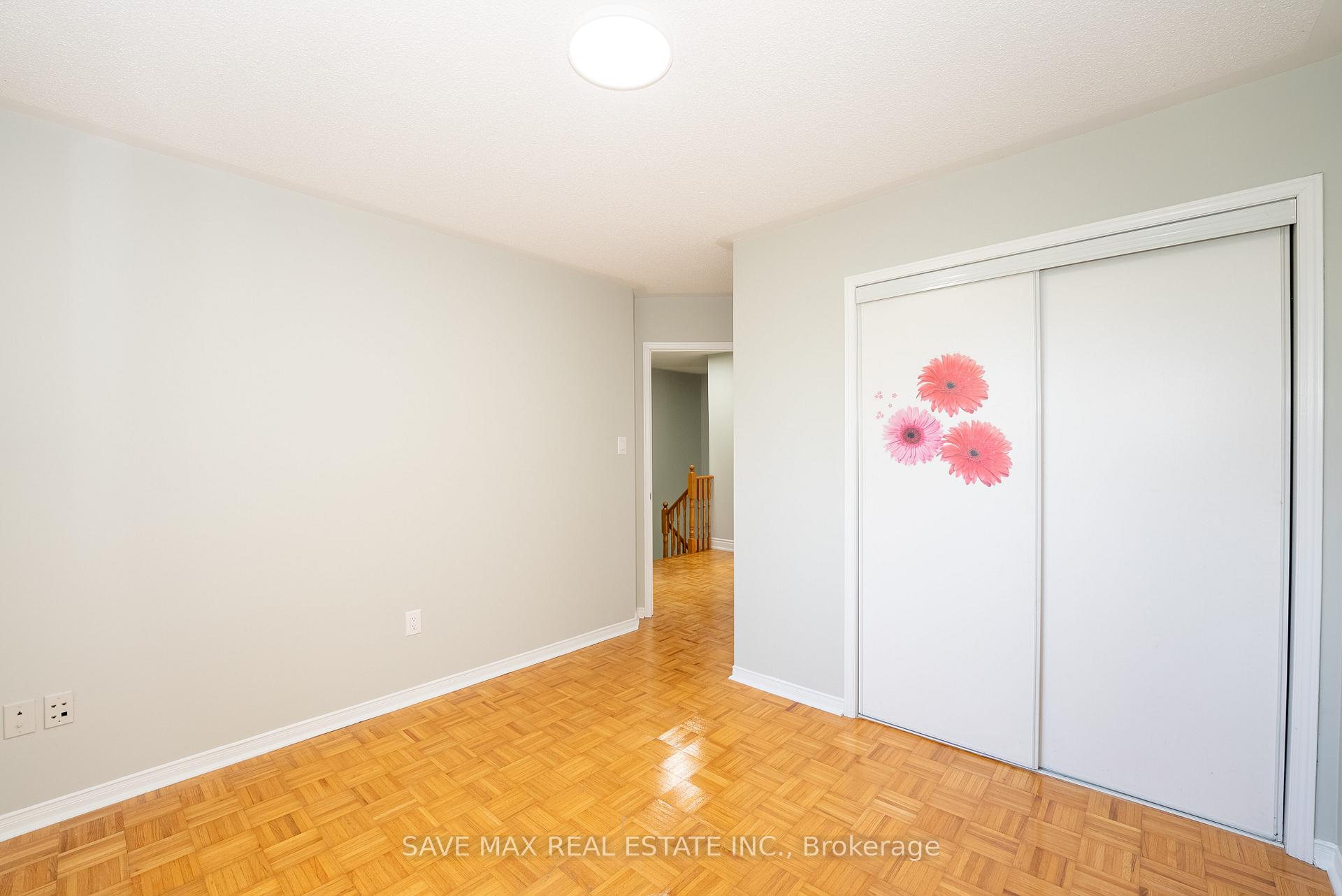 Photo 21 of 33 Heathwood Drive, Brampton, Fletcher's Meadow — HOMEH