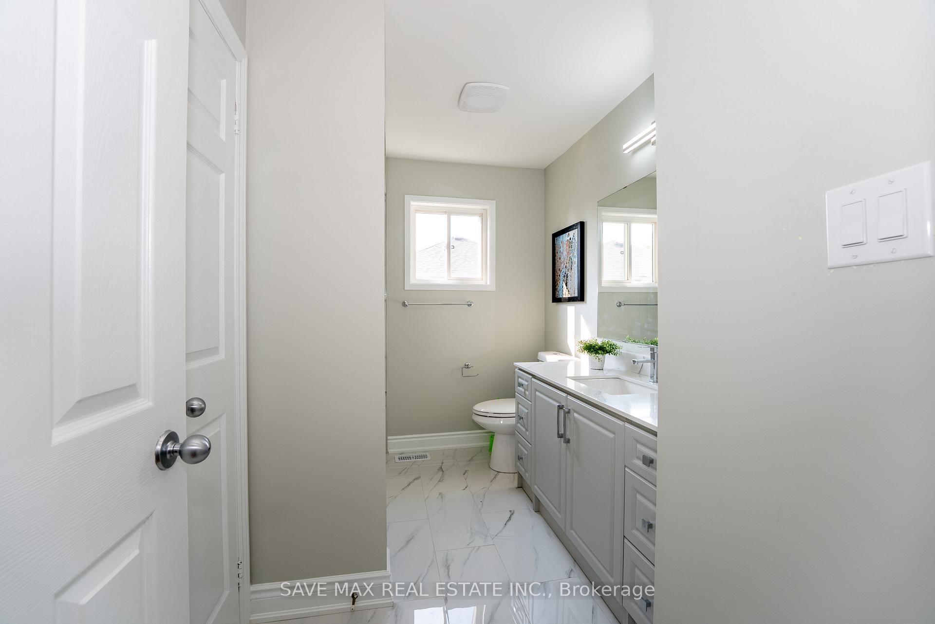 Photo 22 of 33 Heathwood Drive, Brampton, Fletcher's Meadow — HOMEH