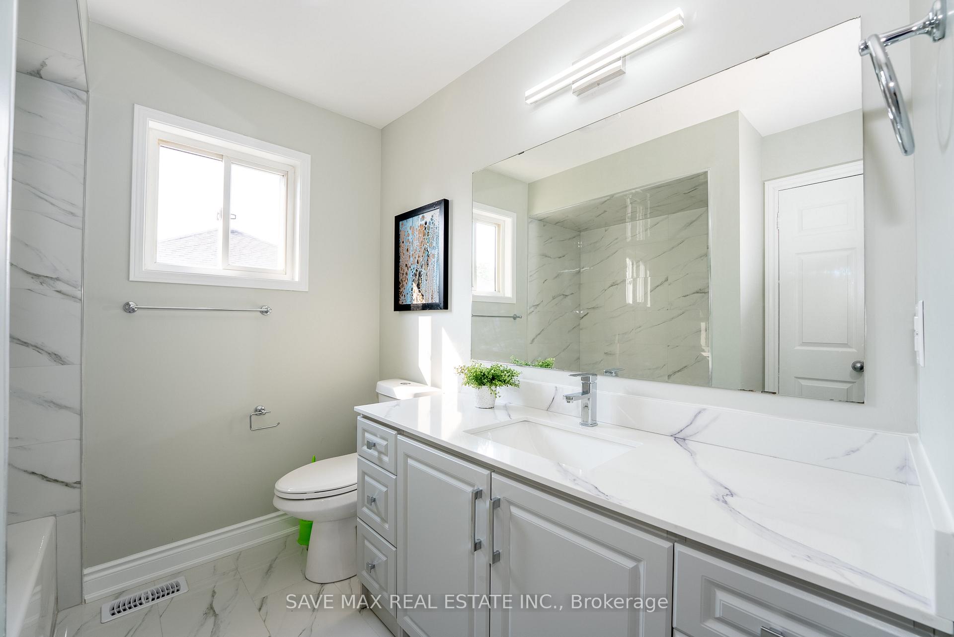 Photo 23 of 33 Heathwood Drive, Brampton, Fletcher's Meadow — HOMEH