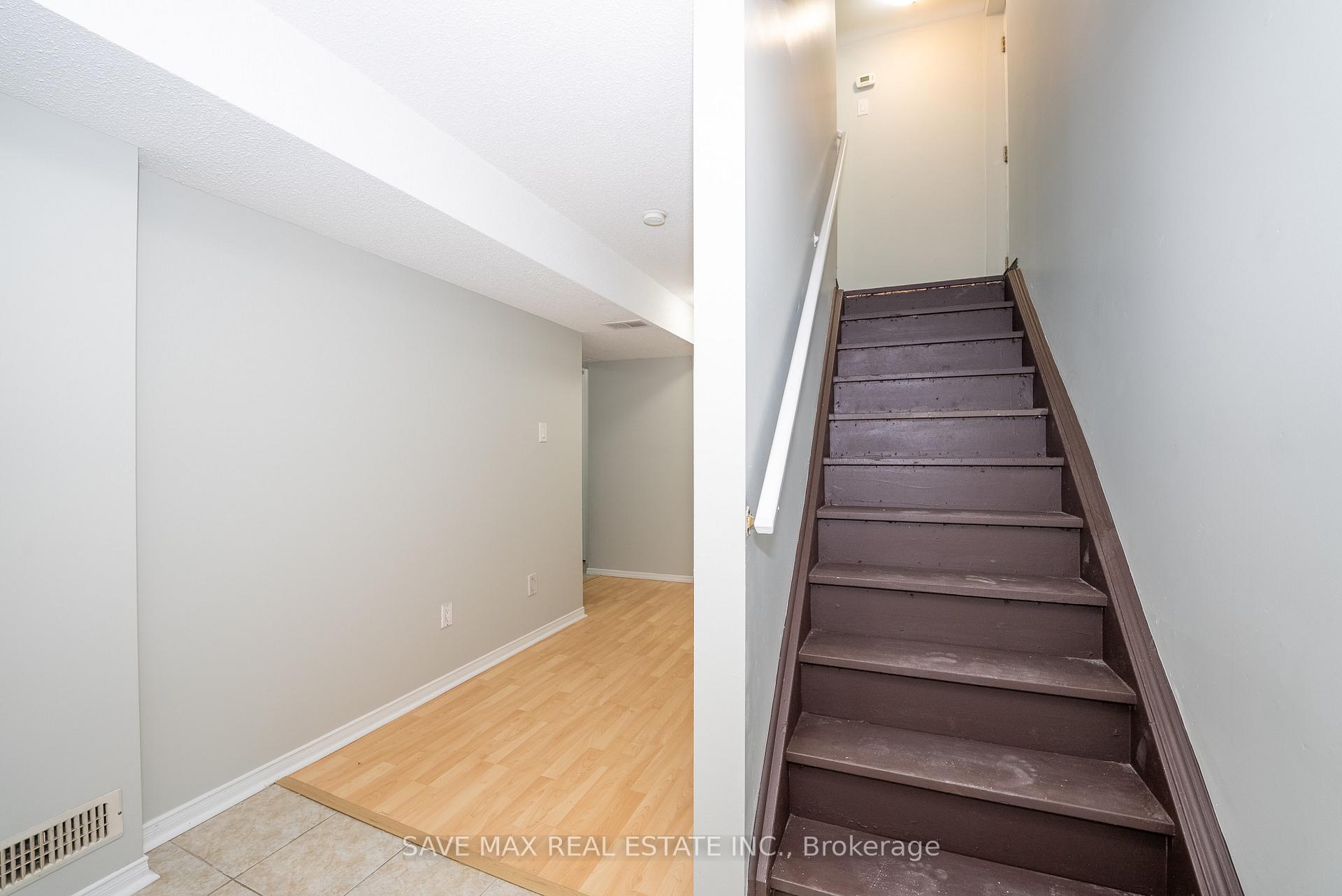 Photo 27 of 33 Heathwood Drive, Brampton, Fletcher's Meadow — HOMEH