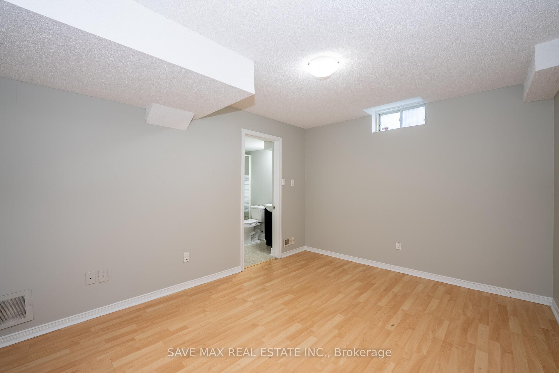 Photo 28 of 33 Heathwood Drive, Brampton, Fletcher's Meadow — HOMEH