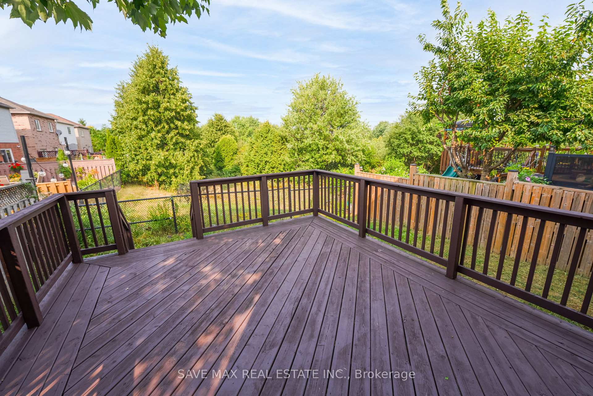 Photo 32 of 33 Heathwood Drive, Brampton, Fletcher's Meadow — HOMEH
