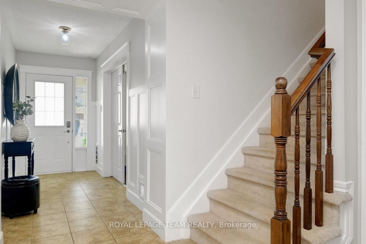 Photo 4 of 2073 Madrid Avenue, Ottawa, Barrhaven - Heritage Park — HOMEH